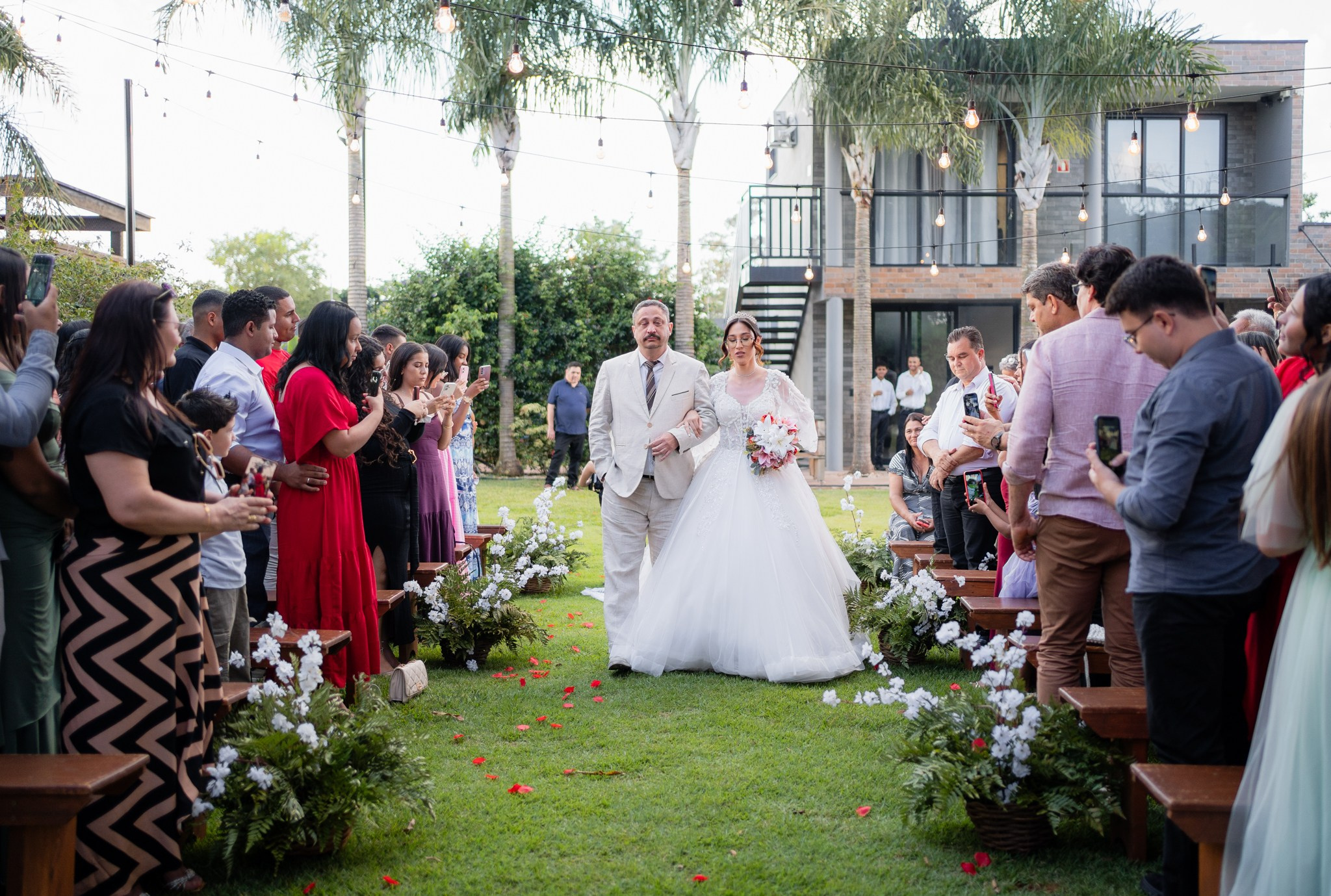 Larissa & Vinicius — Espaço Faveral / Aararaquara. Robson Colaço