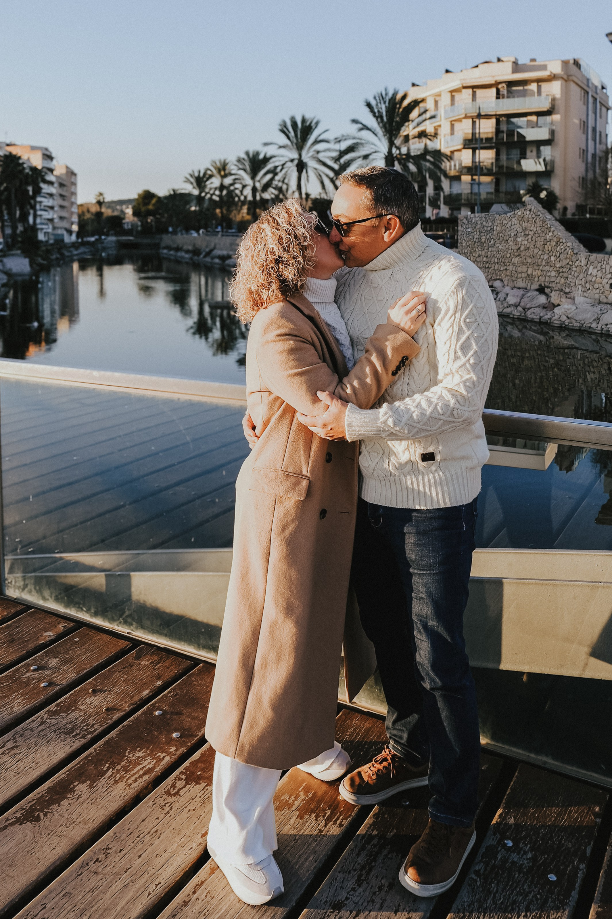 Sesión de pareja en la playa. Fotografía profesional en Calafell - Elena Medvedeva
