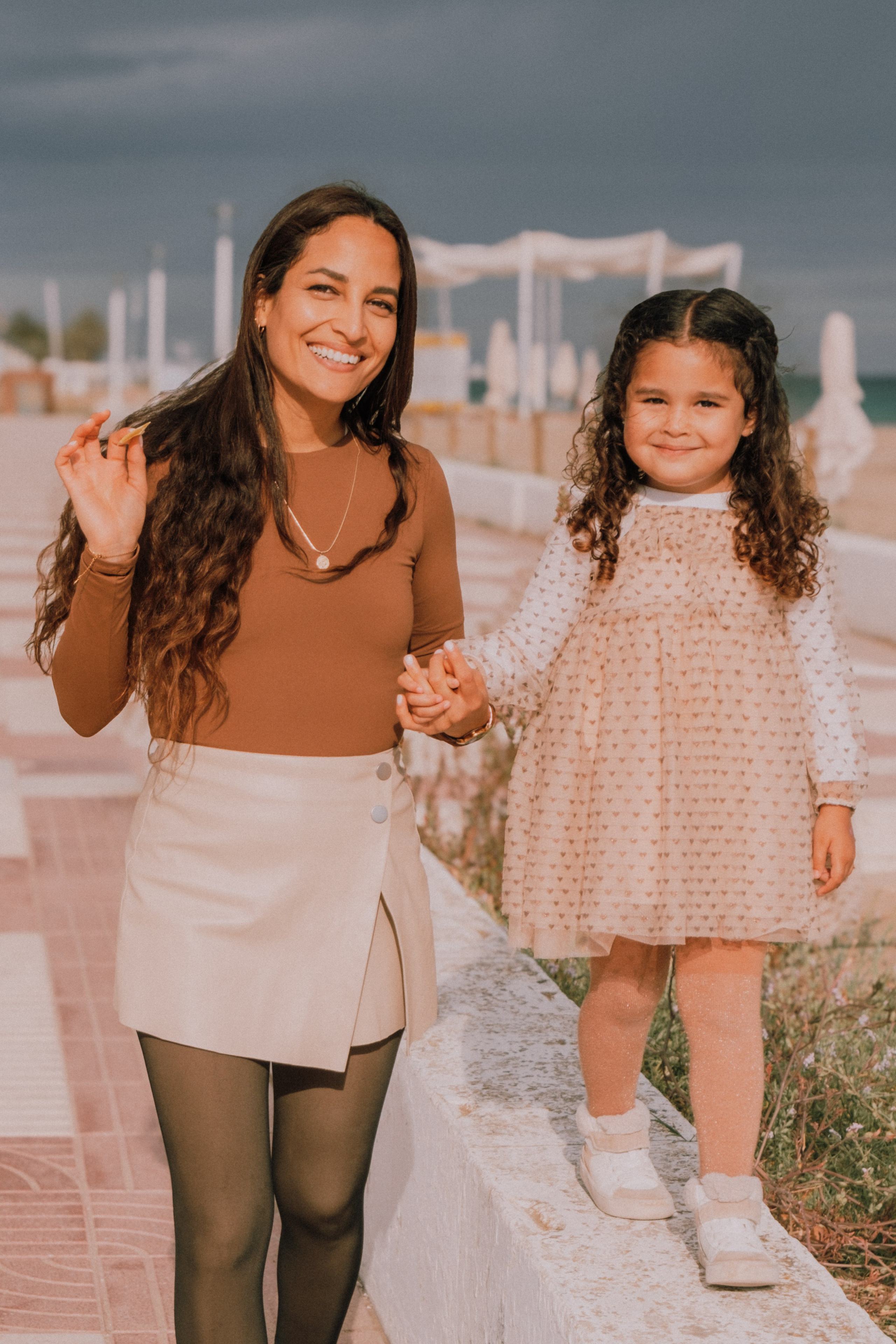 Sesión familiar en la playa. Fotografía profesional en Calafell - Elena Medvedeva