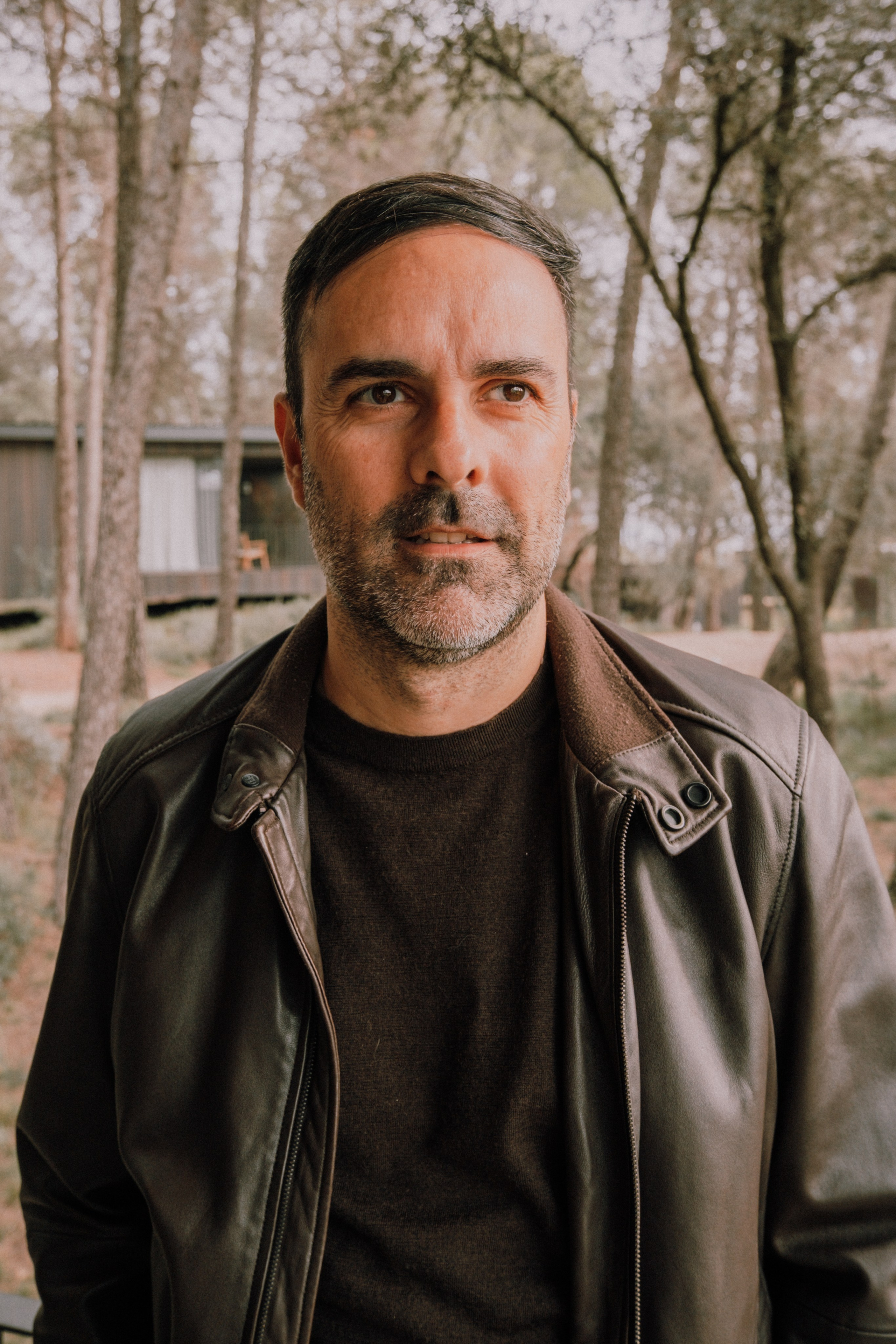 Sesión familiar en el bosque. Fotografía profesional en Calafell - Elena Medvedeva