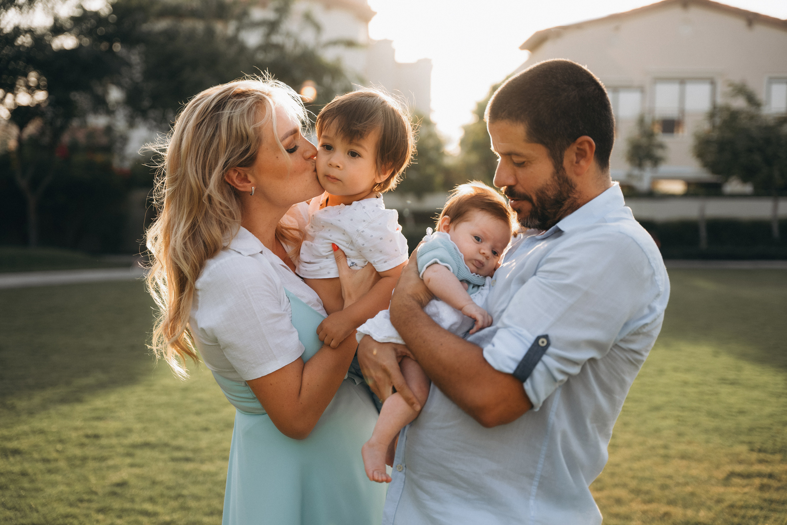 Sunset walk in the park. Angela Iakovleva — Family Photographer in Dubai