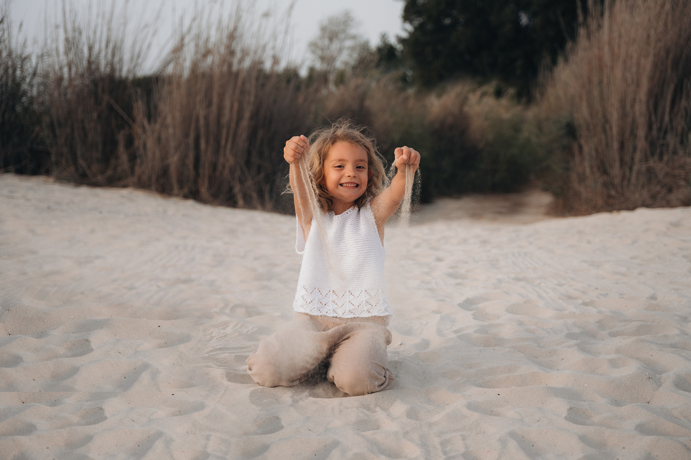 Beach play and fun. Angela Iakovleva — Family Photographer in Dubai