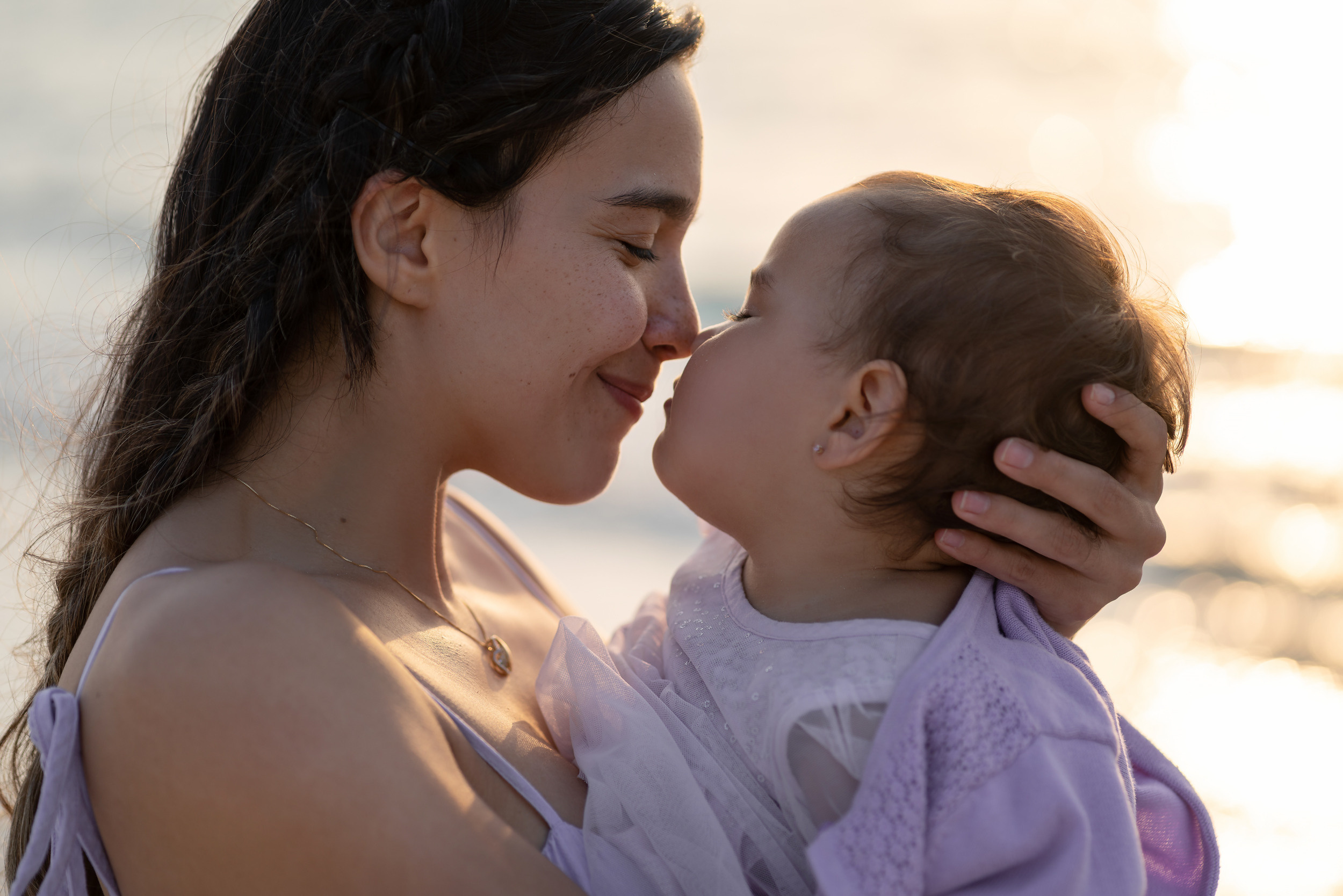 Mother & daughter love. Angela Iakovleva — Family Photographer in Dubai