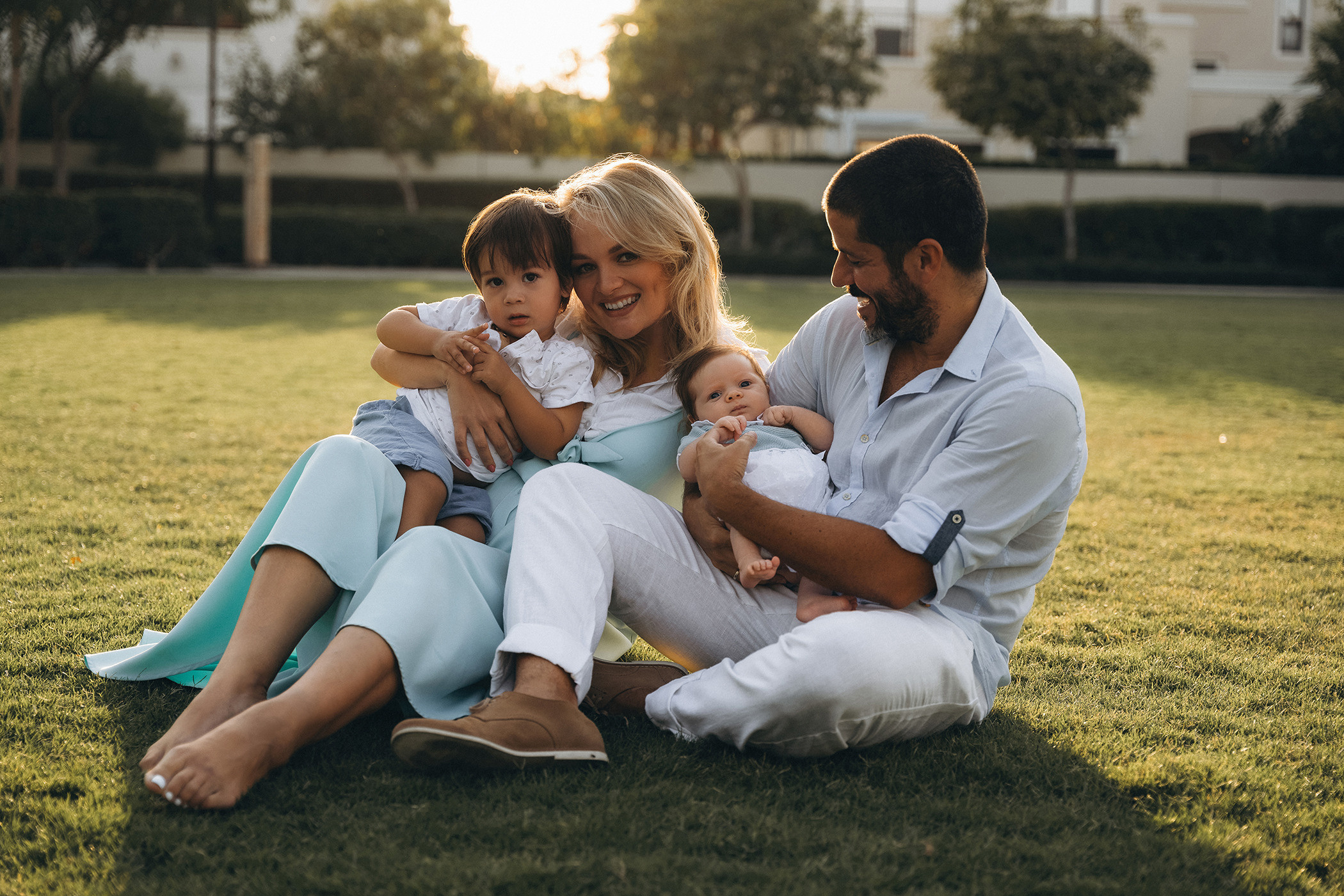 Sunset walk in the park. Angela Iakovleva — Family Photographer in Dubai