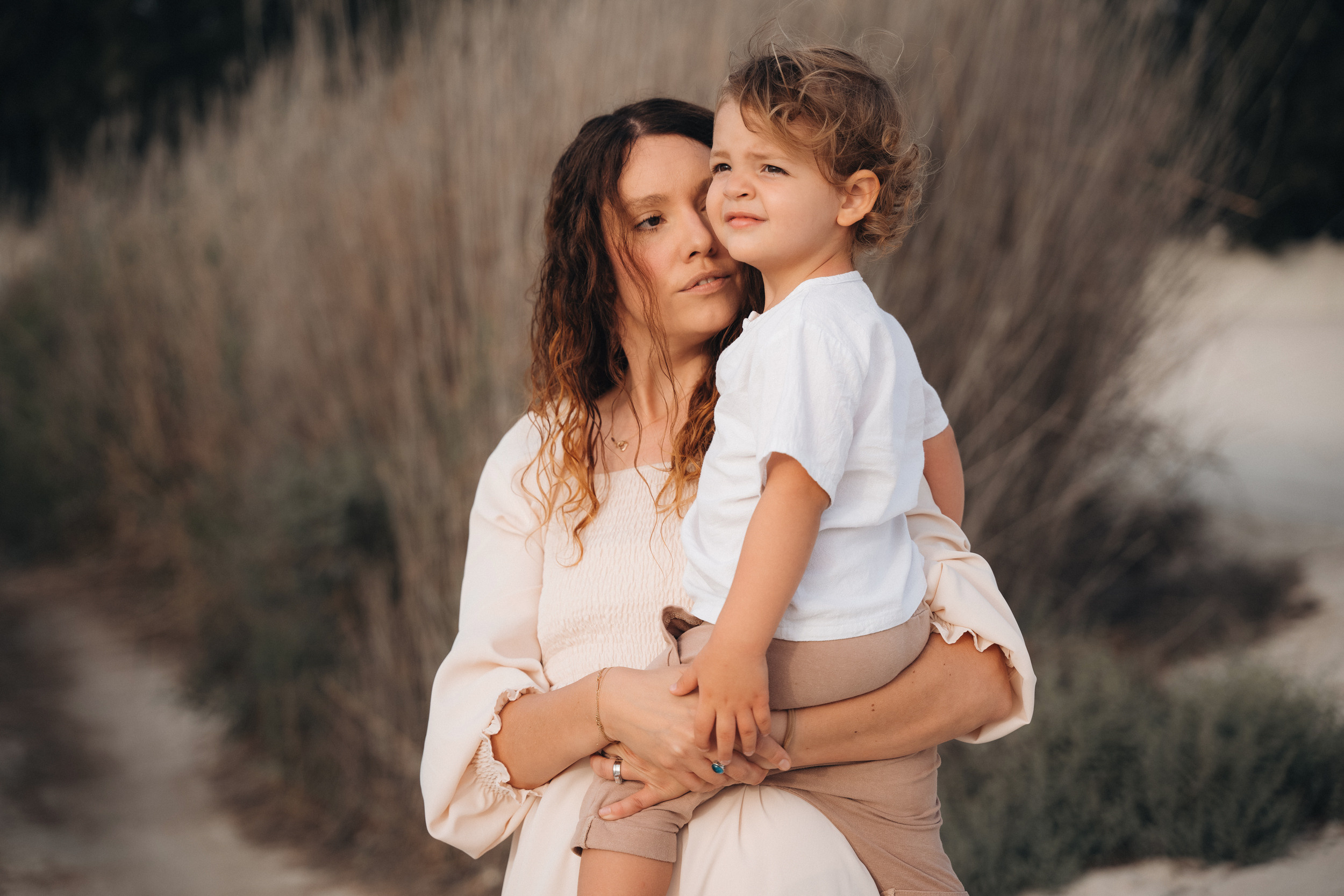 Beach play and fun. Angela Iakovleva — Family Photographer in Dubai