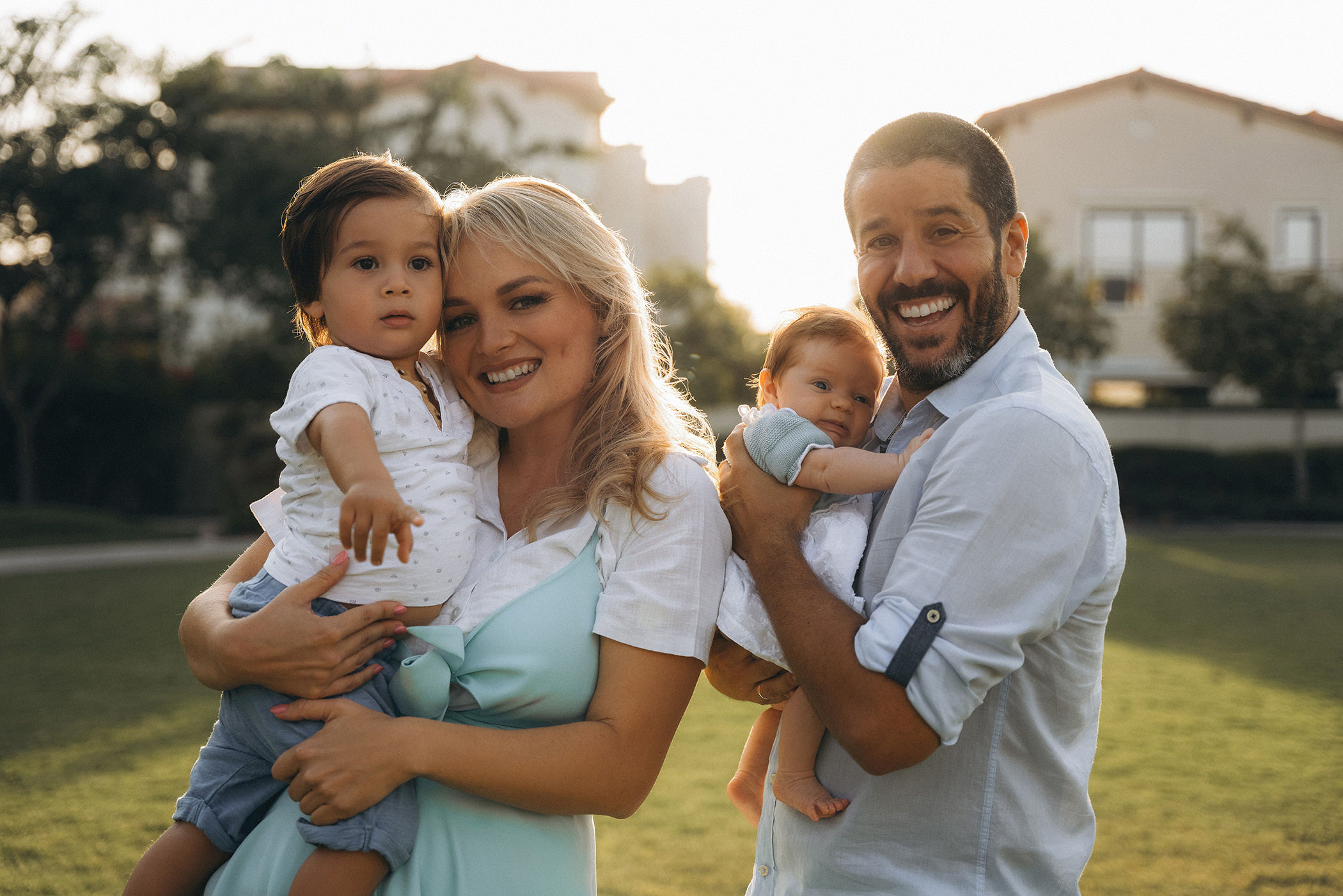 Sunset walk in the park. Angela Iakovleva — Family Photographer in Dubai