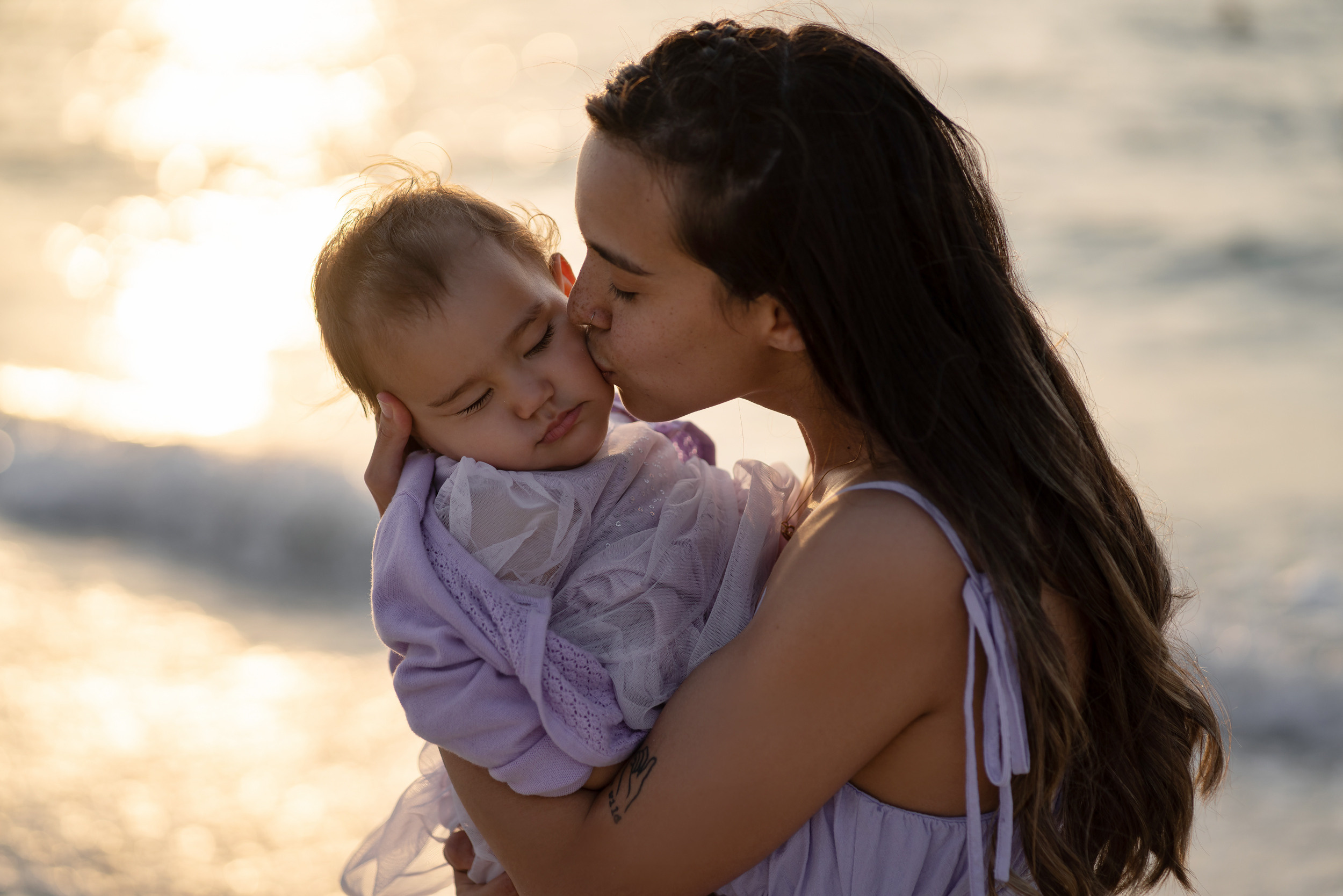 Mother & daughter love. Angela Iakovleva — Family Photographer in Dubai