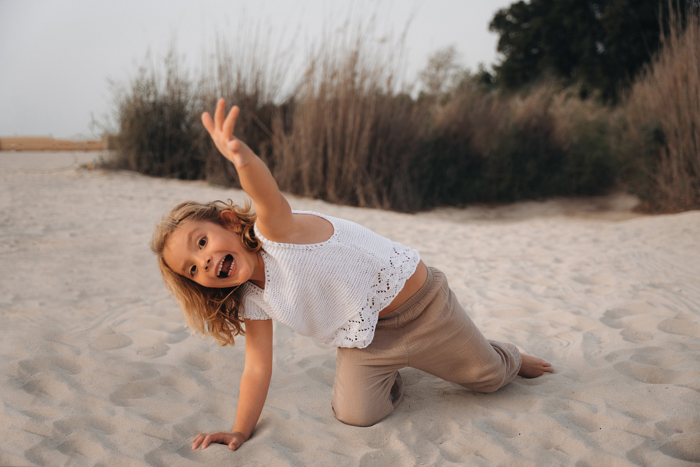 Beach play and fun. Angela Iakovleva — Family Photographer in Dubai