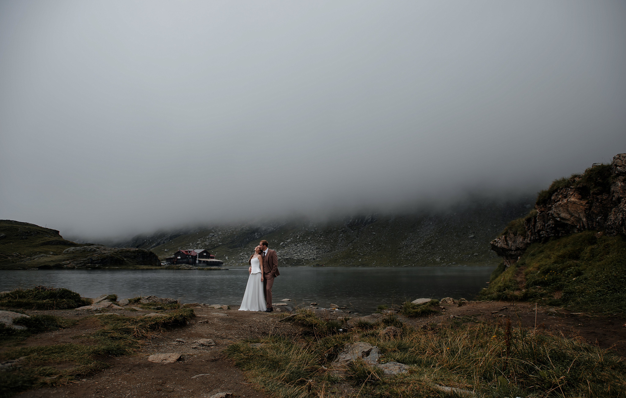 Lacul Bâlea, România. Victoria & Grigorie. Wedding photographer from Moldova Alexey Chipchiu