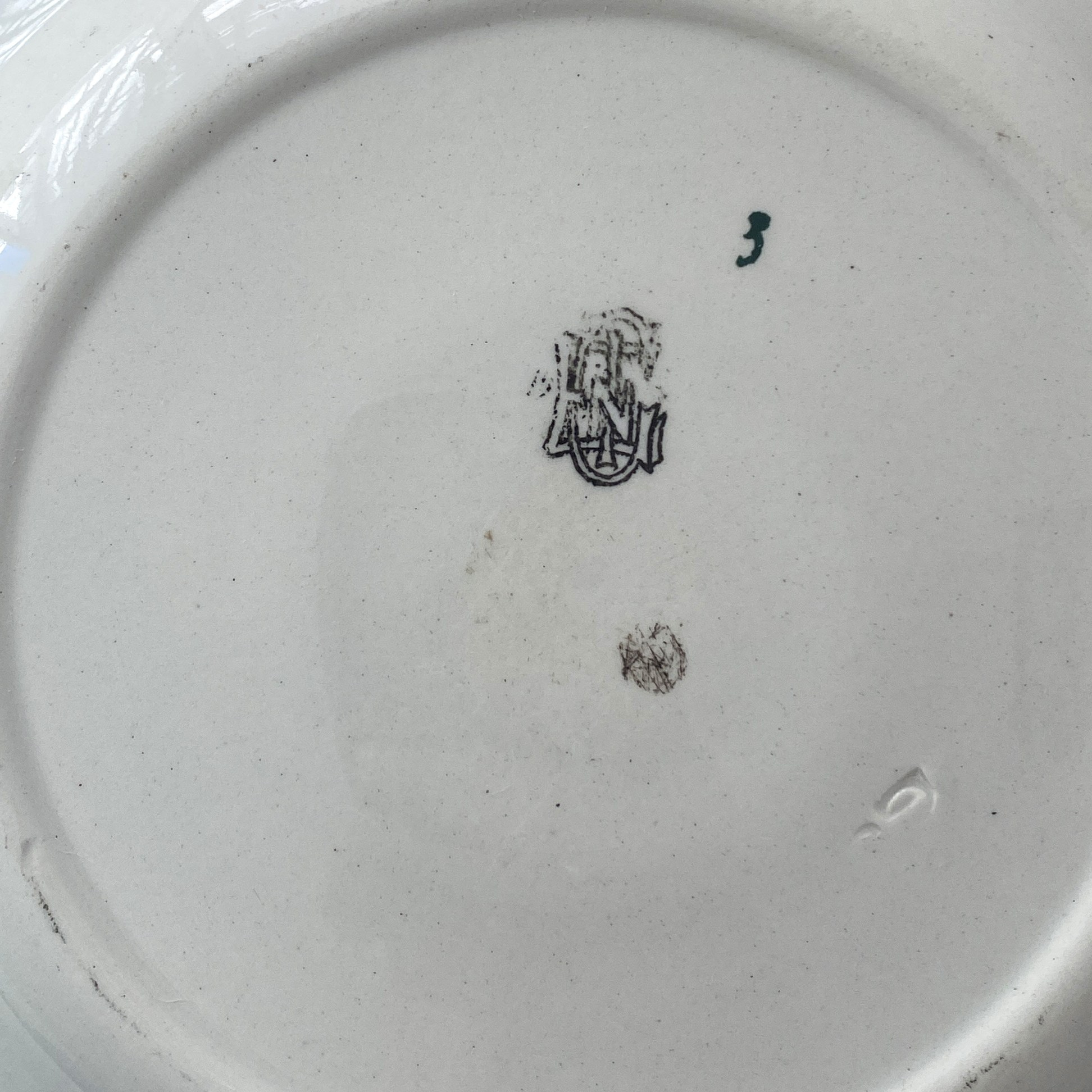 Guin1. Современнные и актикварные украшения в Барселоне, Москве и Санкт-Петербурге