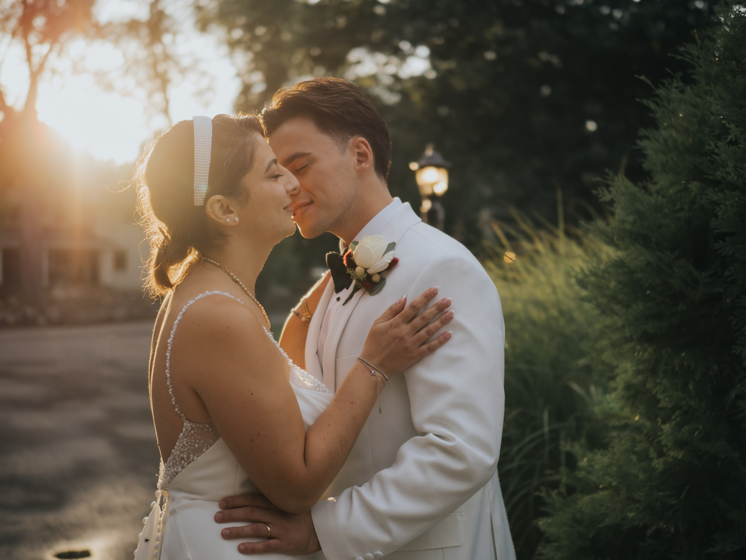 Wedding of Cassandra and Loïc in Beaconsfield, Montreal. Wedding and Family Photography Montreal Muriel Oe Photo
