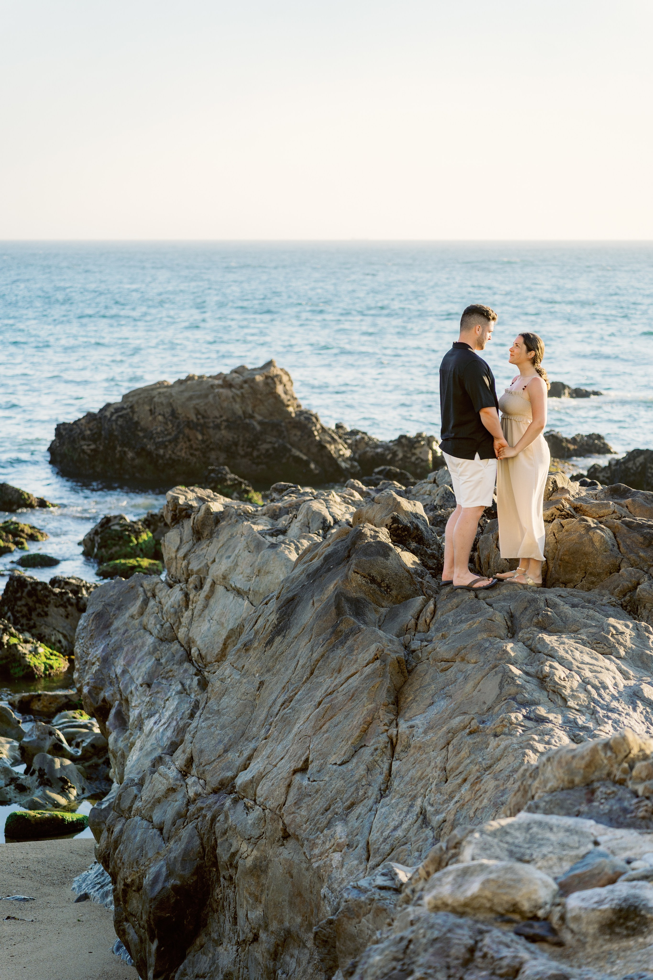 LOVE STORY ON THE BEACH. Photographer in Portugal Polina Gotovaya