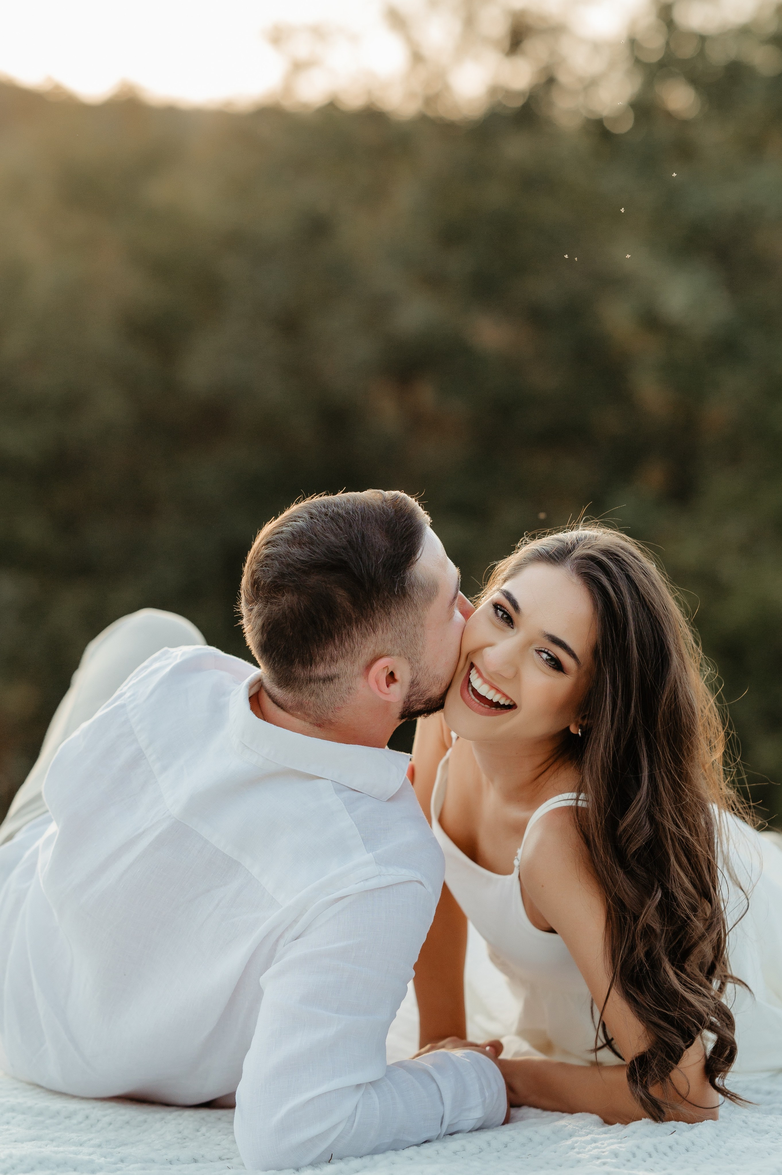 Sedinta foto save the date la apus. Proud Vision Weddings | Wedding Photography & Film — Servicii profesionale Foto Video Nunta Iasi