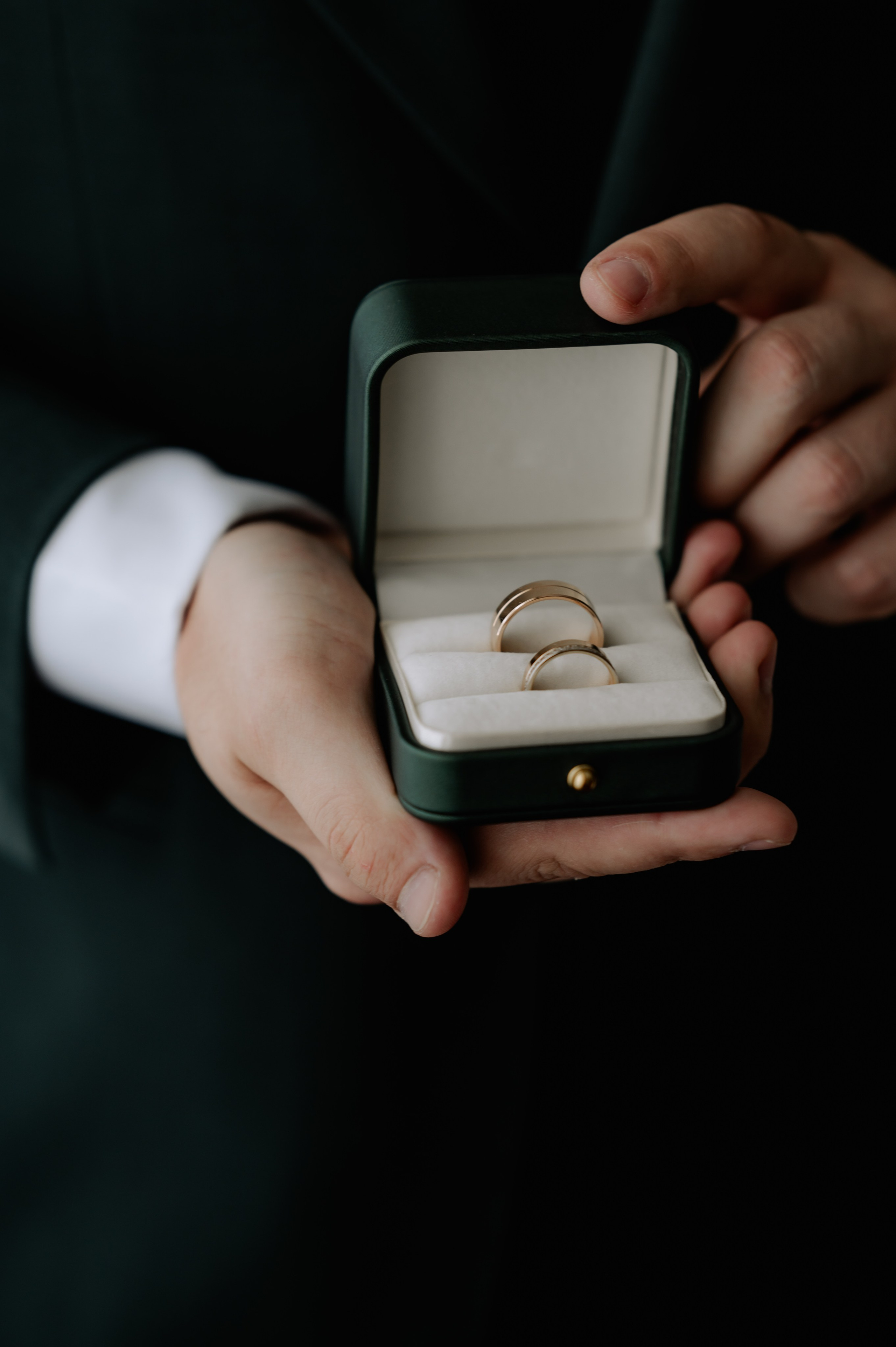 Nunta la Hotel Capitol Iasi. Proud Vision Weddings | Wedding Photography & Film — Servicii profesionale Foto Video Nunta Iasi