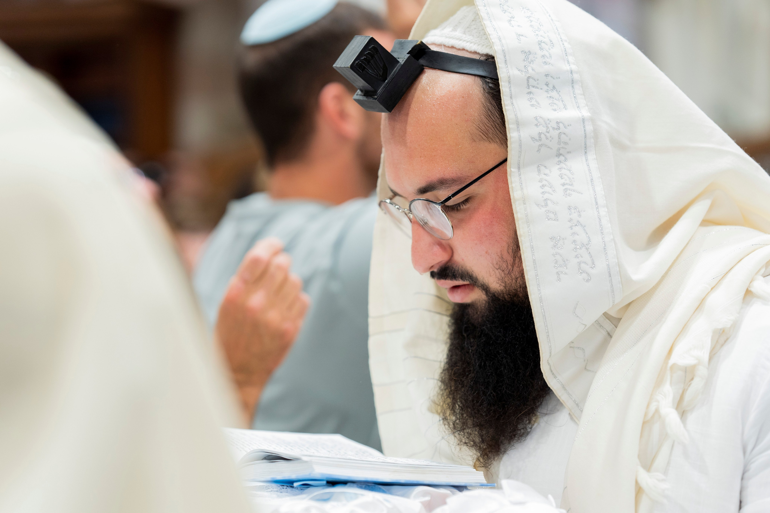 הברית של נחמן חזן. יוסף מזרחי צילום חתונה, ברית וזוגיות. צלם מקצועי שאוהב להוציא אתכם הכי יפים ברגעים הכי מרגשים