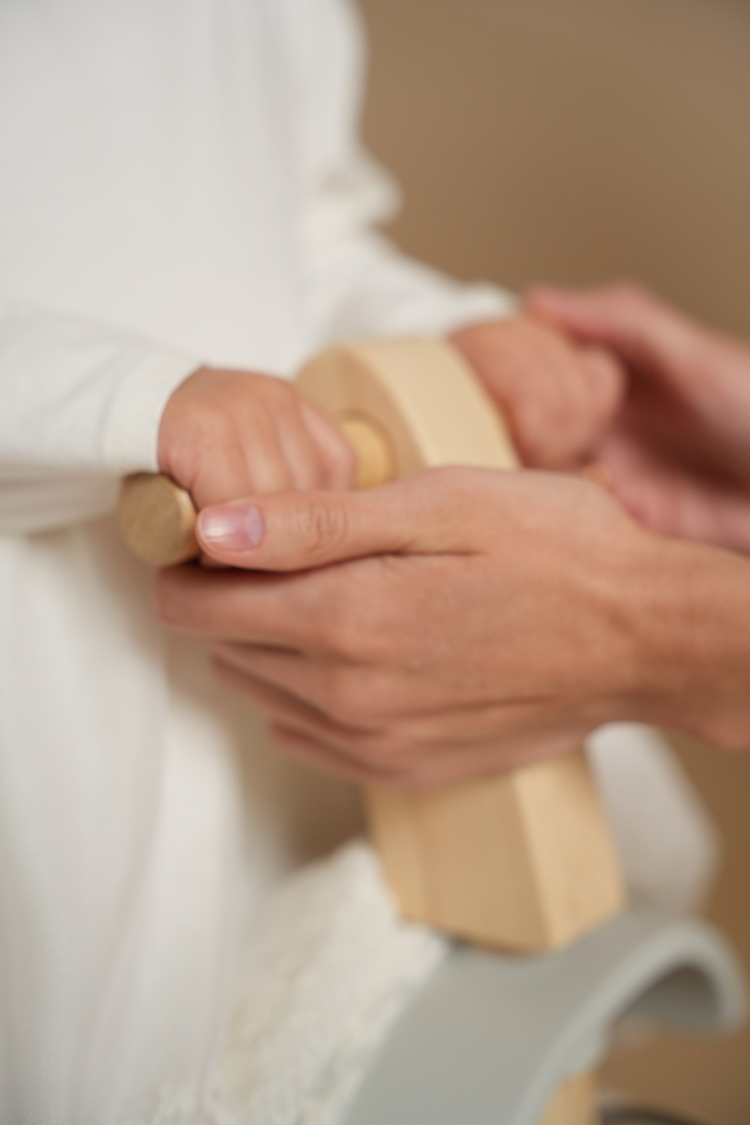 Ksenya and Stesha. Professional Photographer Abu Dhabi, Dubai — Yulia Ismoilova | 2025