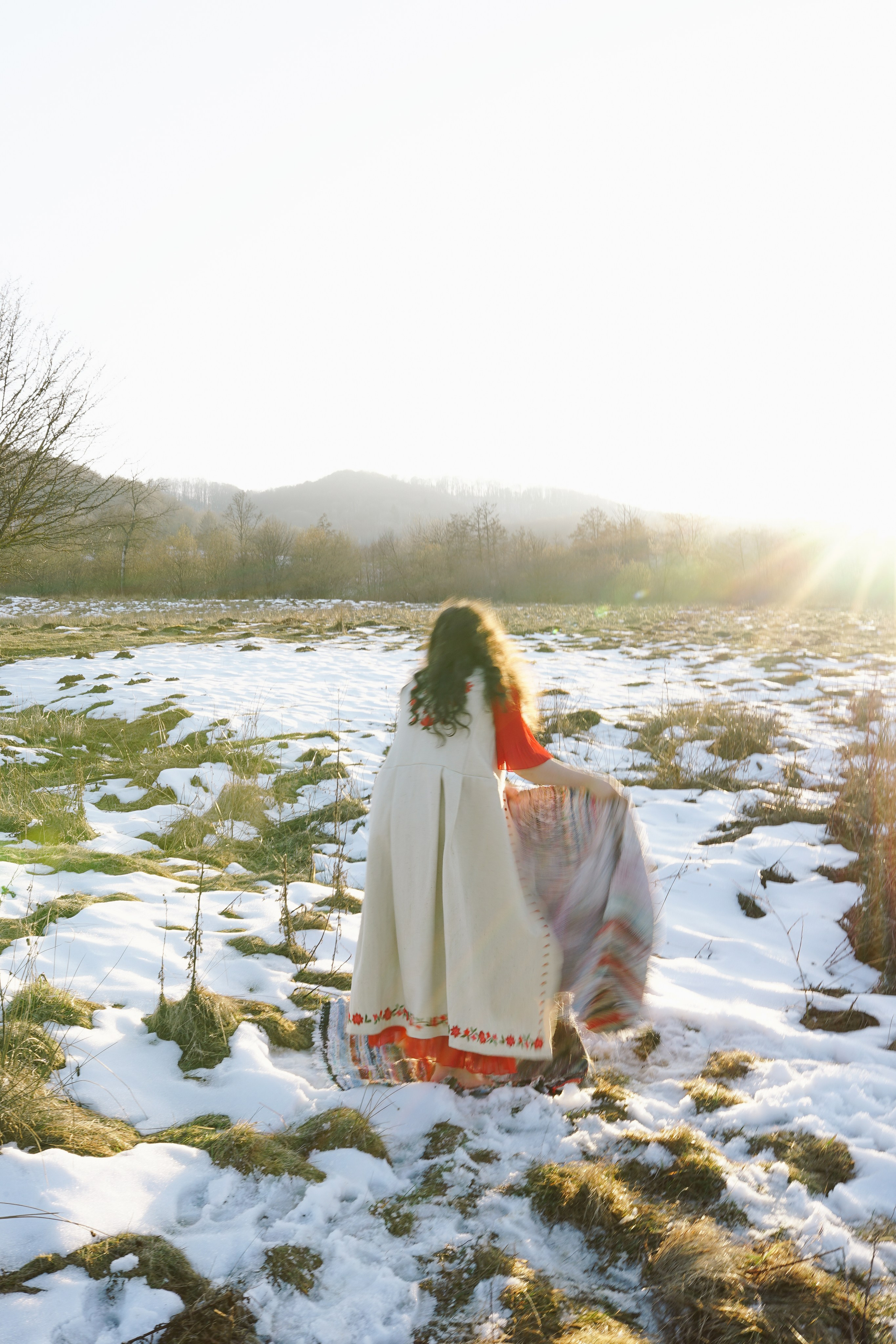 Mărțișorul x Mes Amis: O Poveste de Primăvară | Mădălina Beda. Madalina Beda- Artist vizual, fotograf, doula la nastere, consultant babywearing Brasov si in toata tara