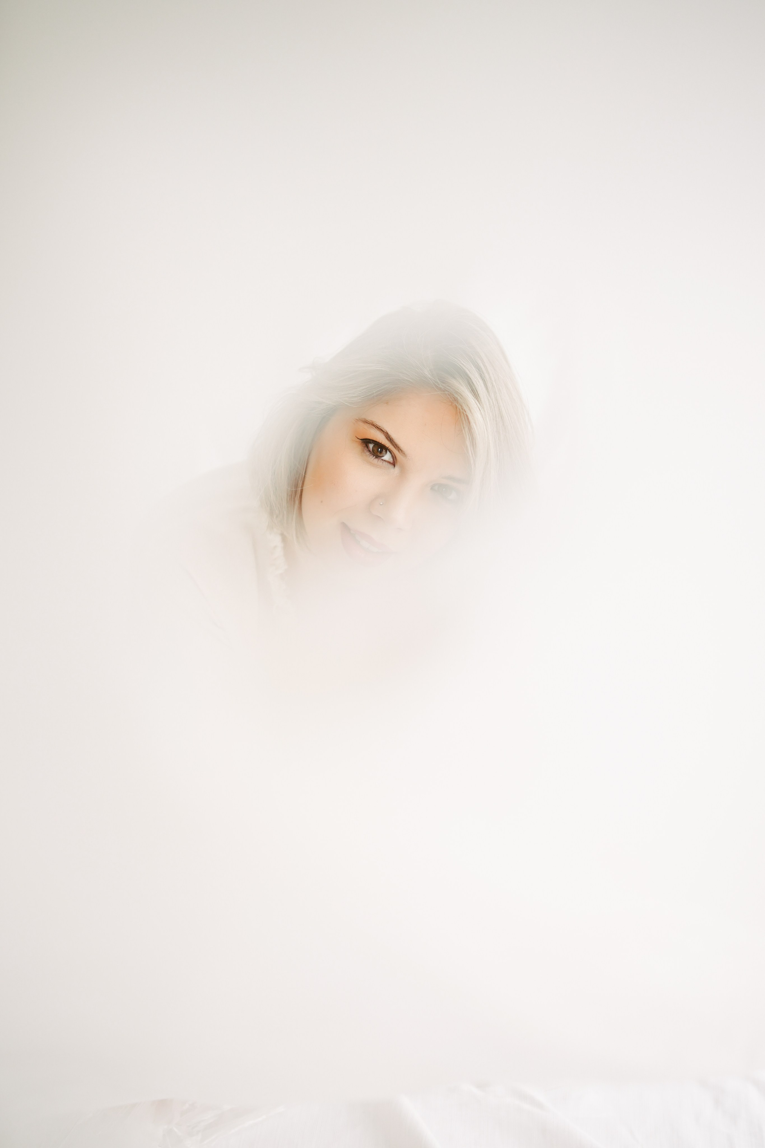 Fotografie de Portret Brașov | Artist Mădălina Beda. Madalina Beda- Artist vizual, fotograf, doula la nastere, consultant babywearing Brasov si in toata tara