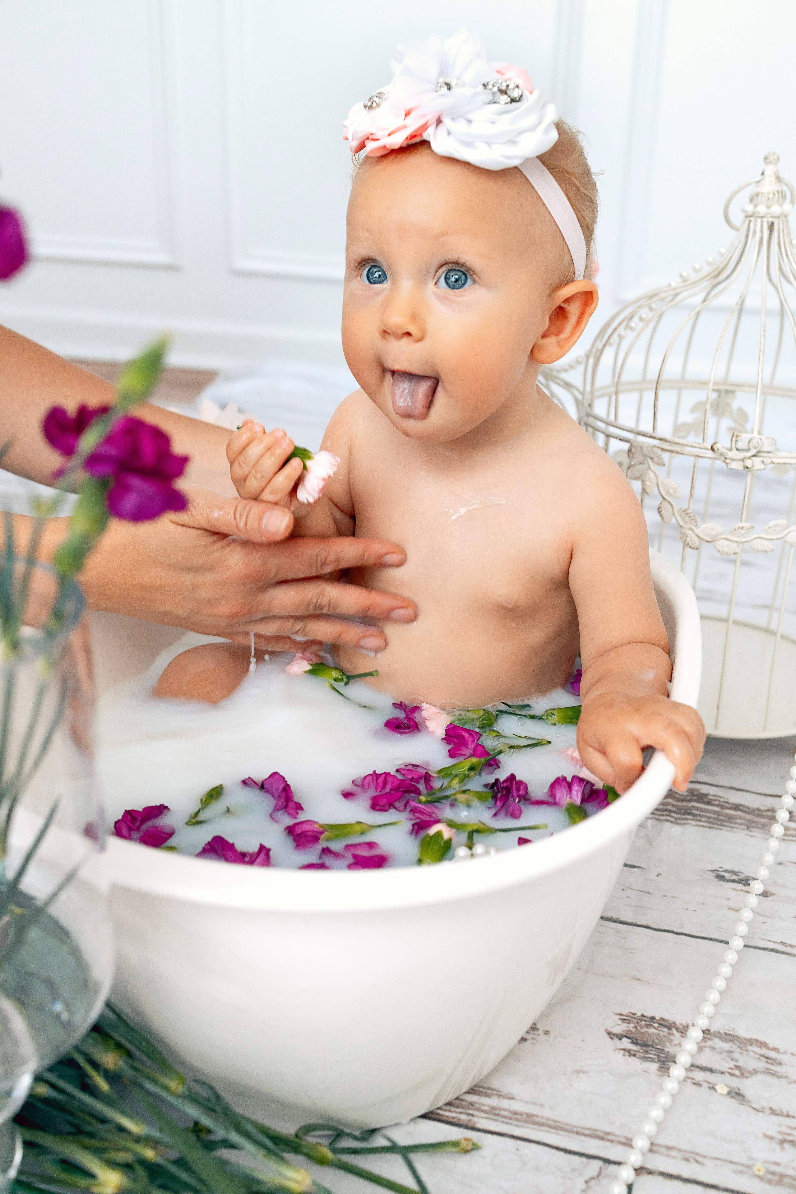 Milk bath. Anaeliseevaphoto.com