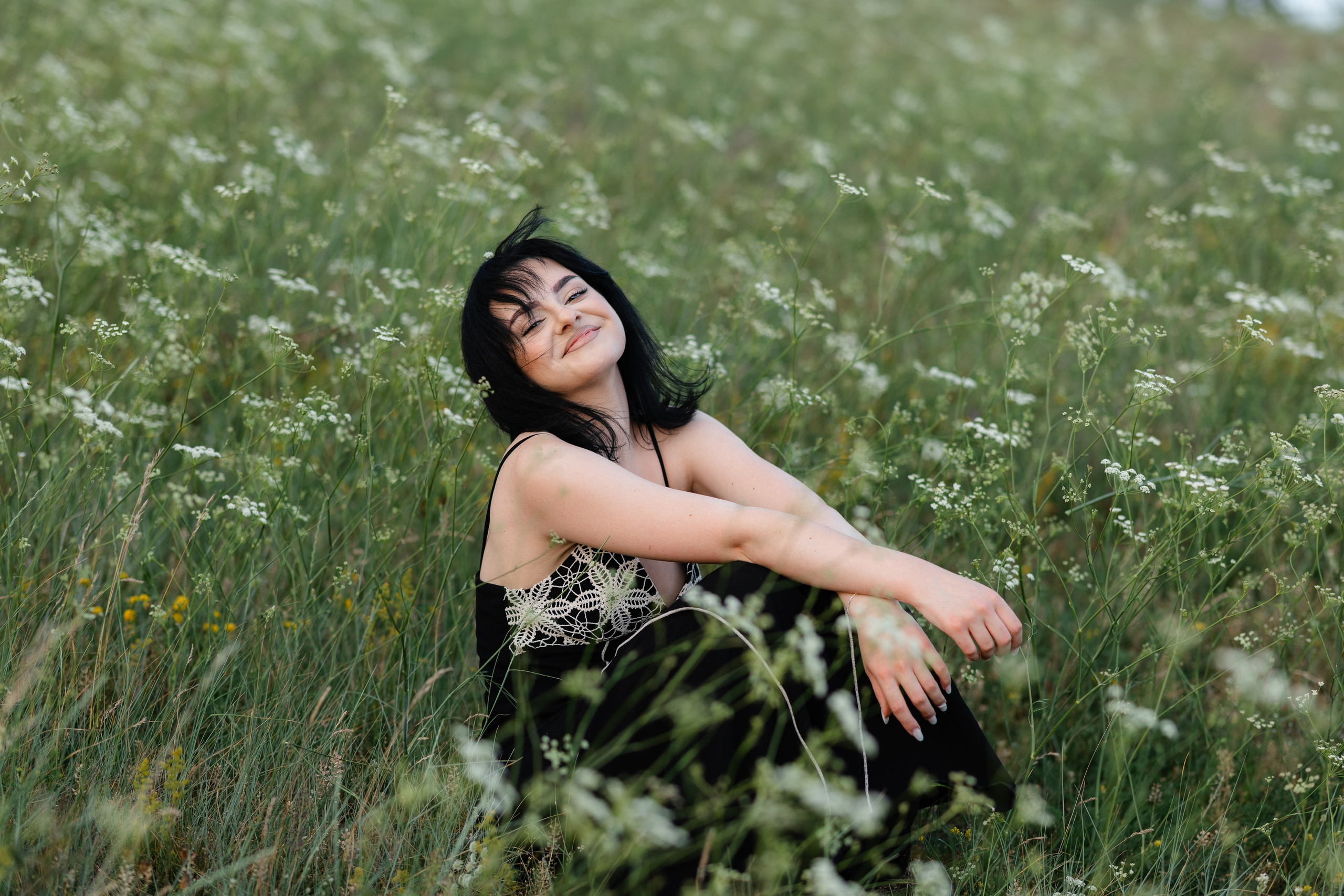 Laura — Portrait. Main