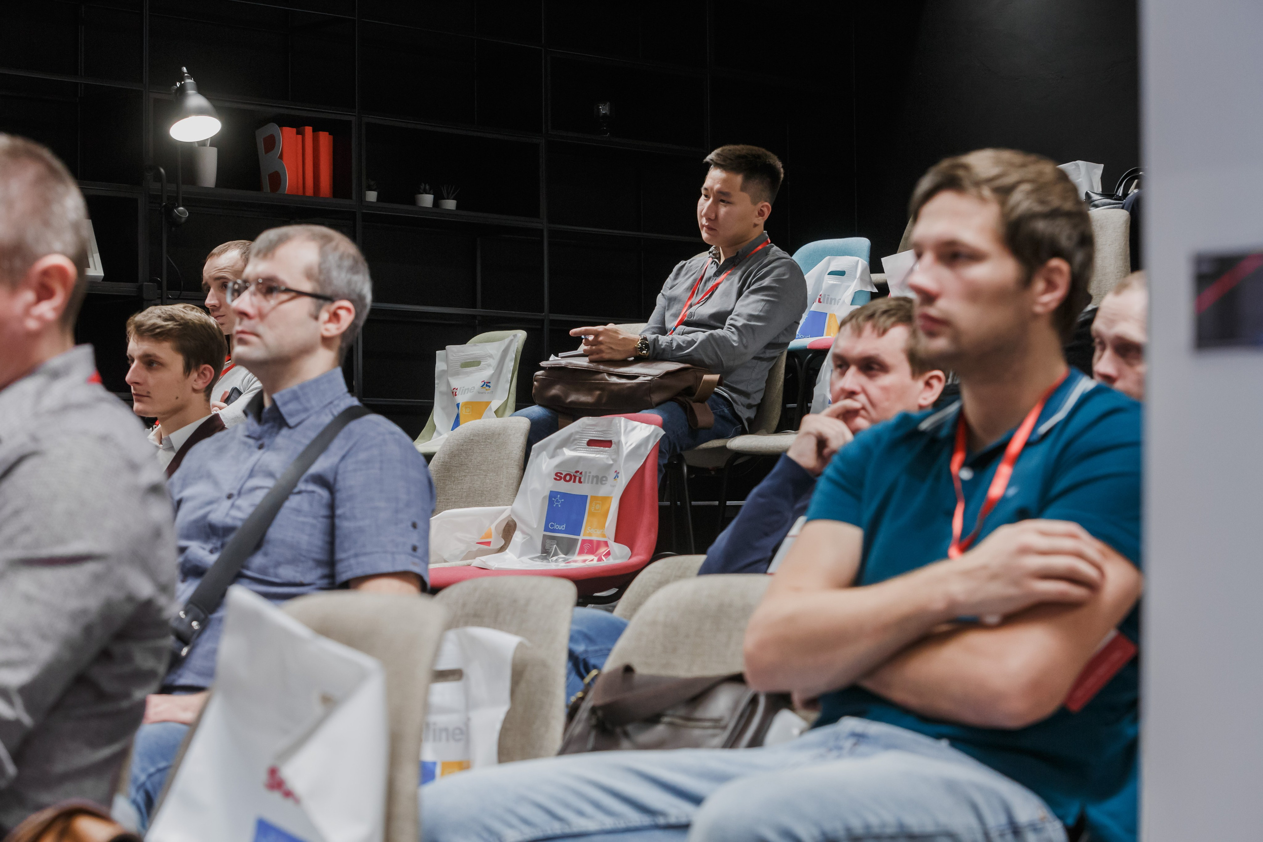 Conferencias. Fotógrafo de retrato, familia y reportajes en Valencia | España | Europa Vitalii Lumier