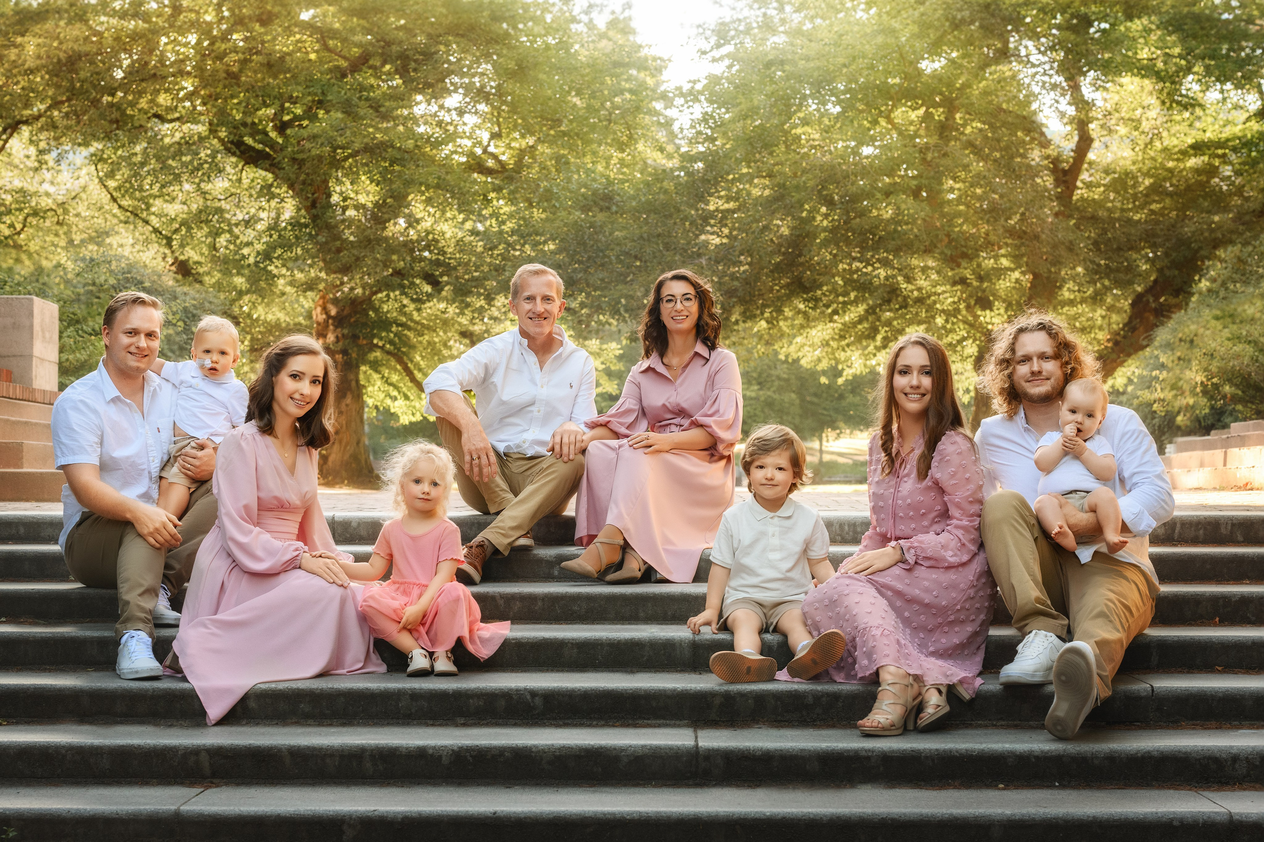 Family of Karina. Wedding & family photography in Seattle area. Helen Michelle photographer