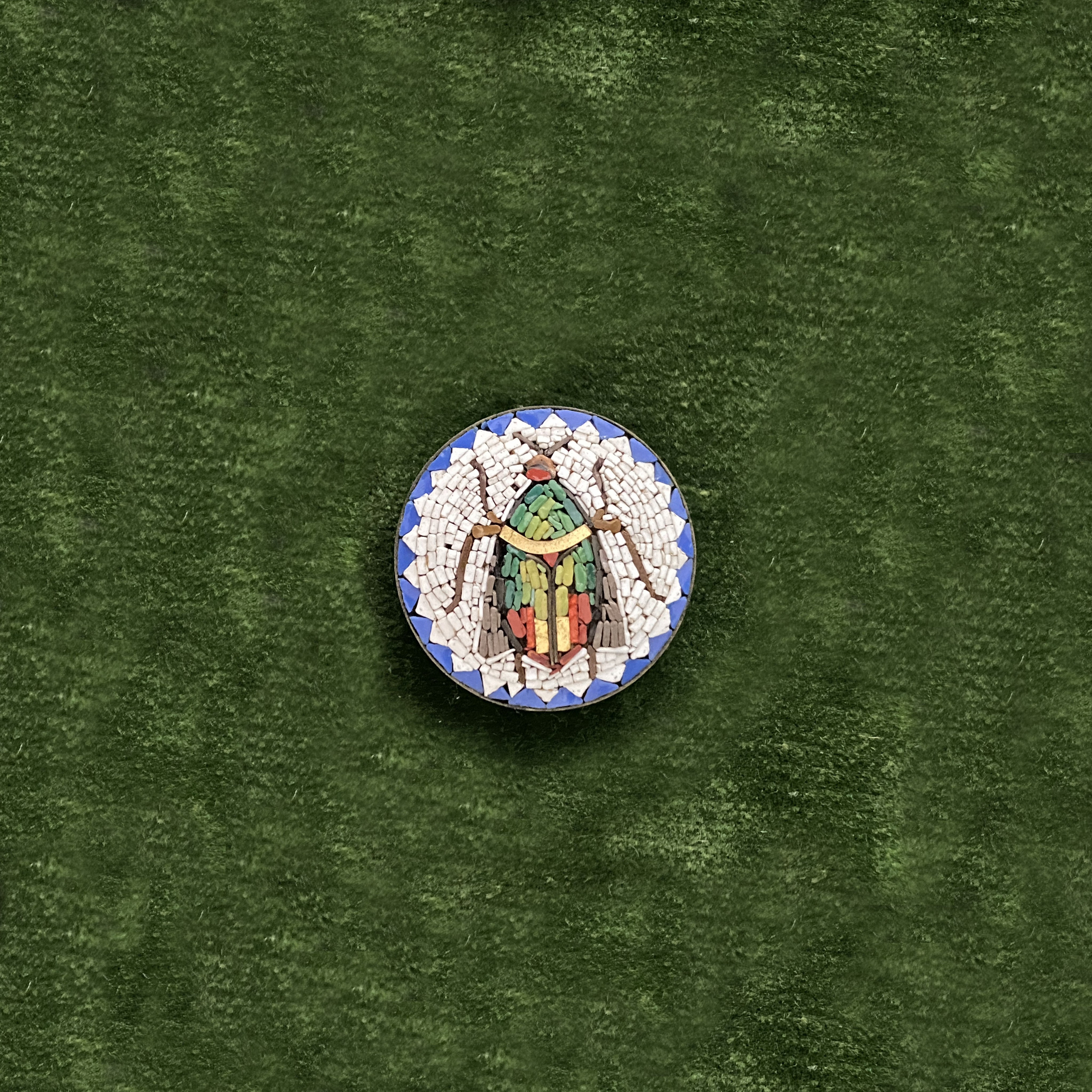 Mosaic beetle. Современнные и актикварные украшения в Барселоне, Москве и Санкт-Петербурге