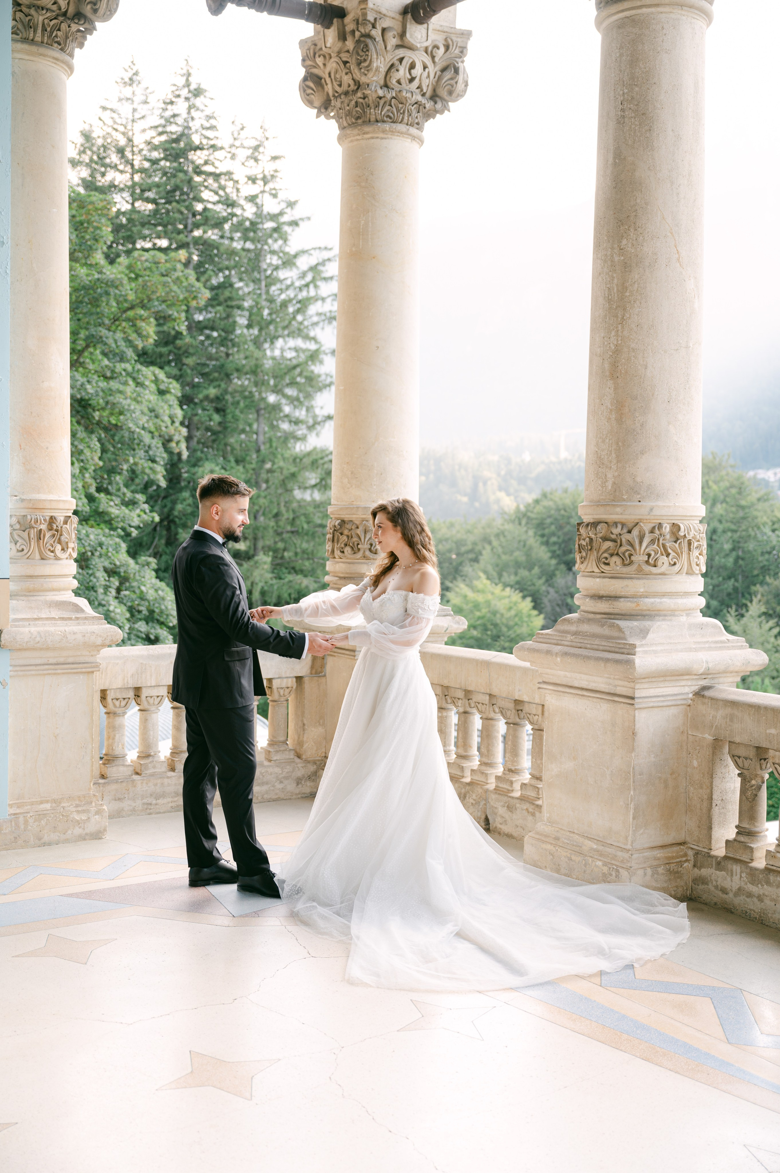 Sedinta foto trash the dress la castelul Cantacuzino