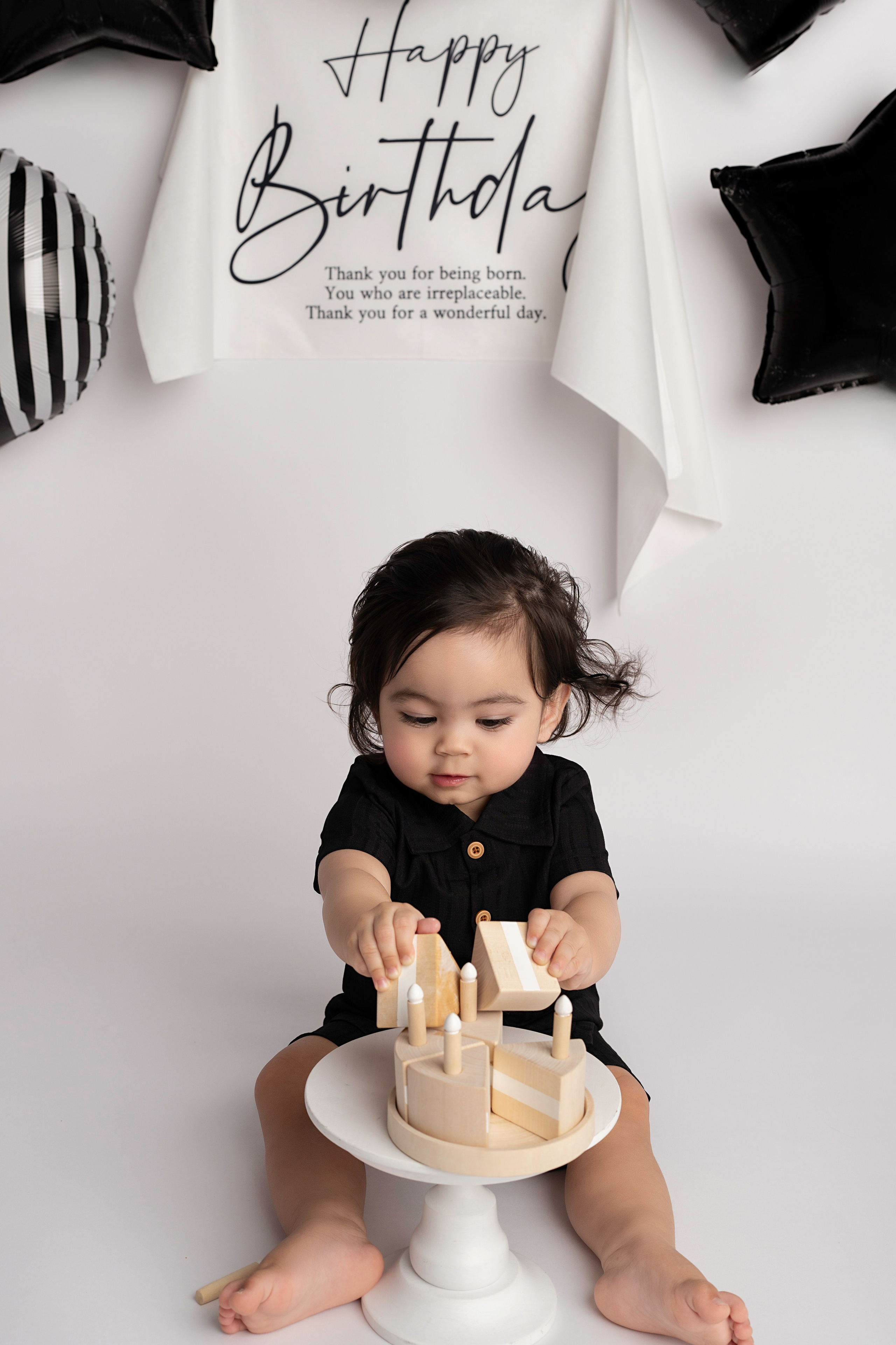 CAKE SMASH PHOTOGRAPHY. Newborn, Sitter and Cake Smash Photographer in Doha, Qatar