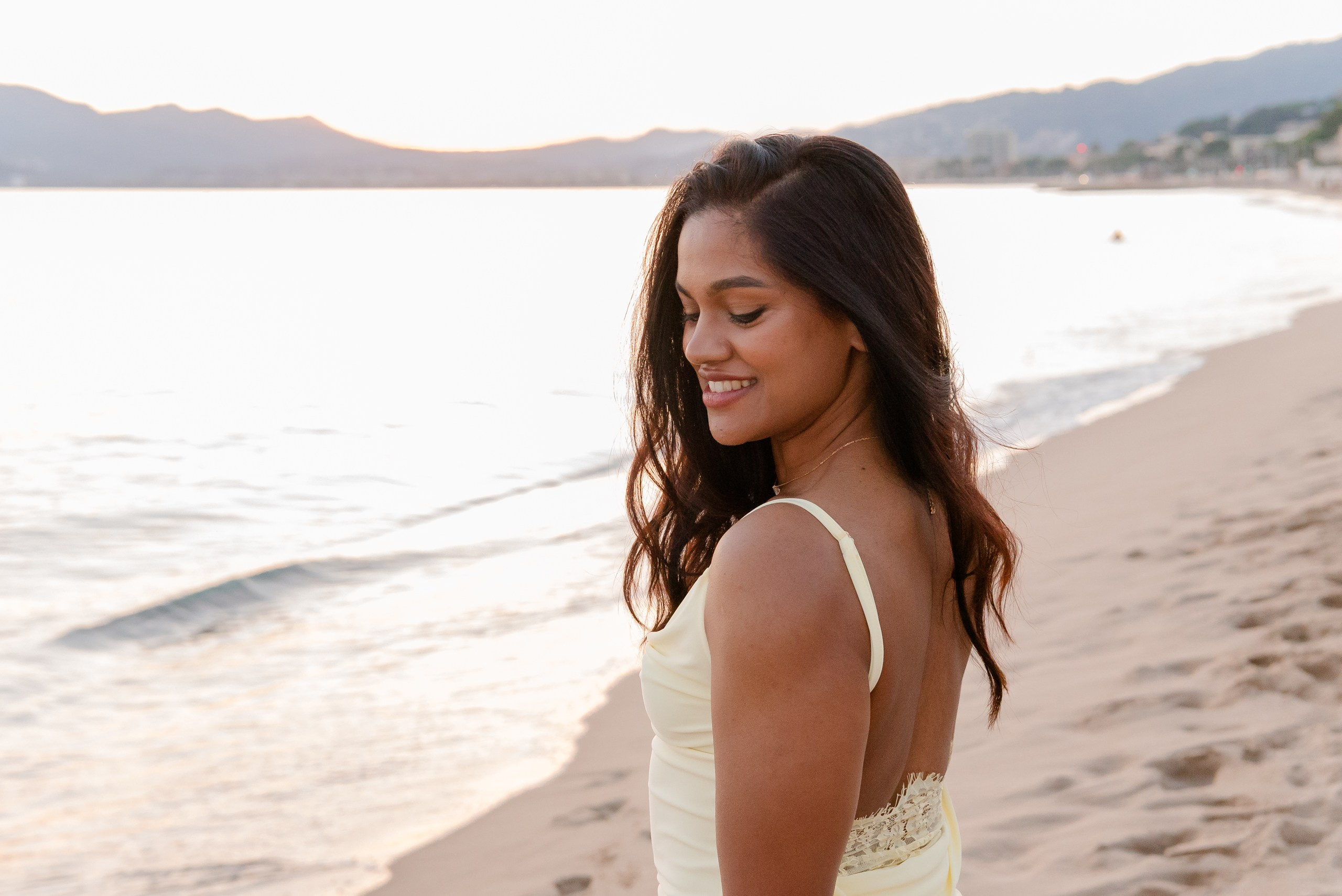 Portrait au coucher du soleil sur une plage de Cannes