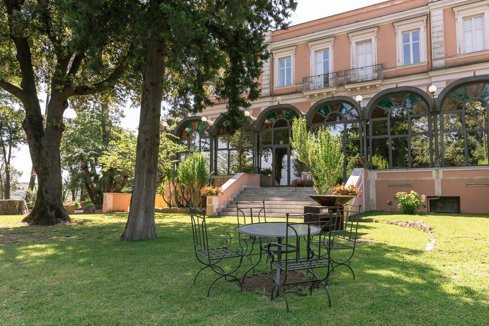 GRAND HOTEL TELESE. Elizaveta Razumova | Fotografa Cinematica per Love Story, Matrimoni e Ritratti