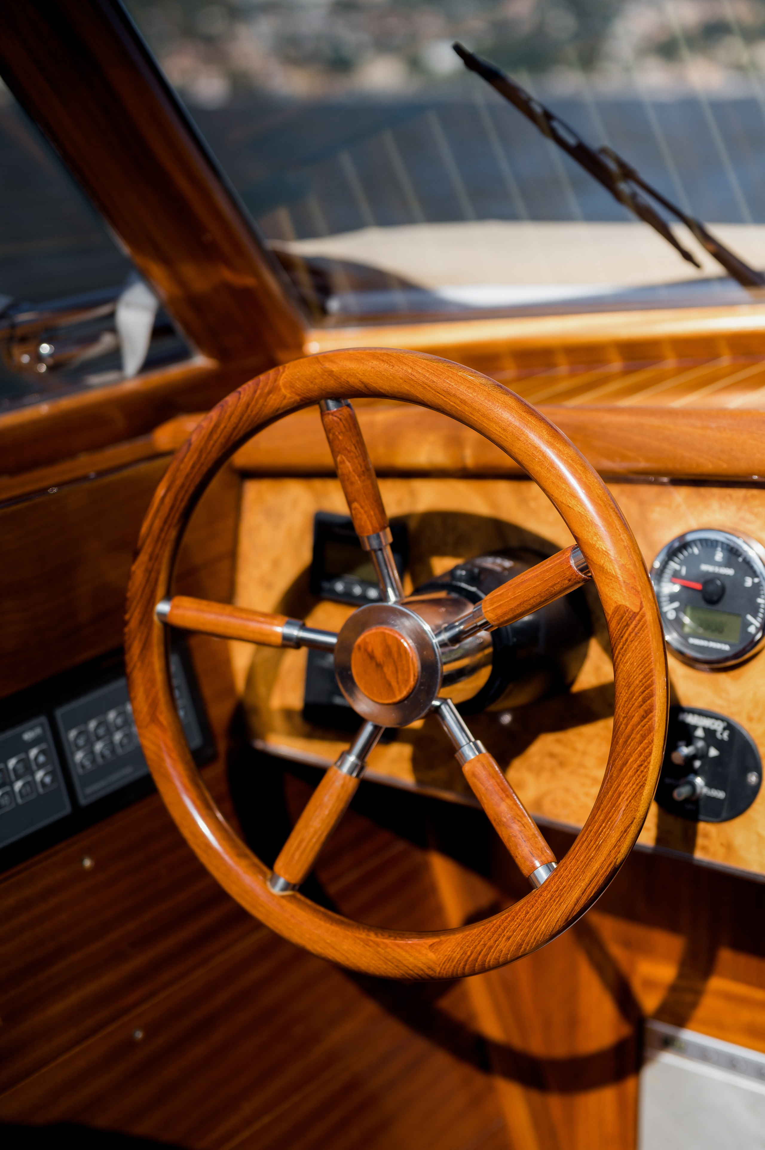 Love on Lake Como. Destination Wedding photographer Italy, France, Germany, Spain, Poland Oleg Zaicev