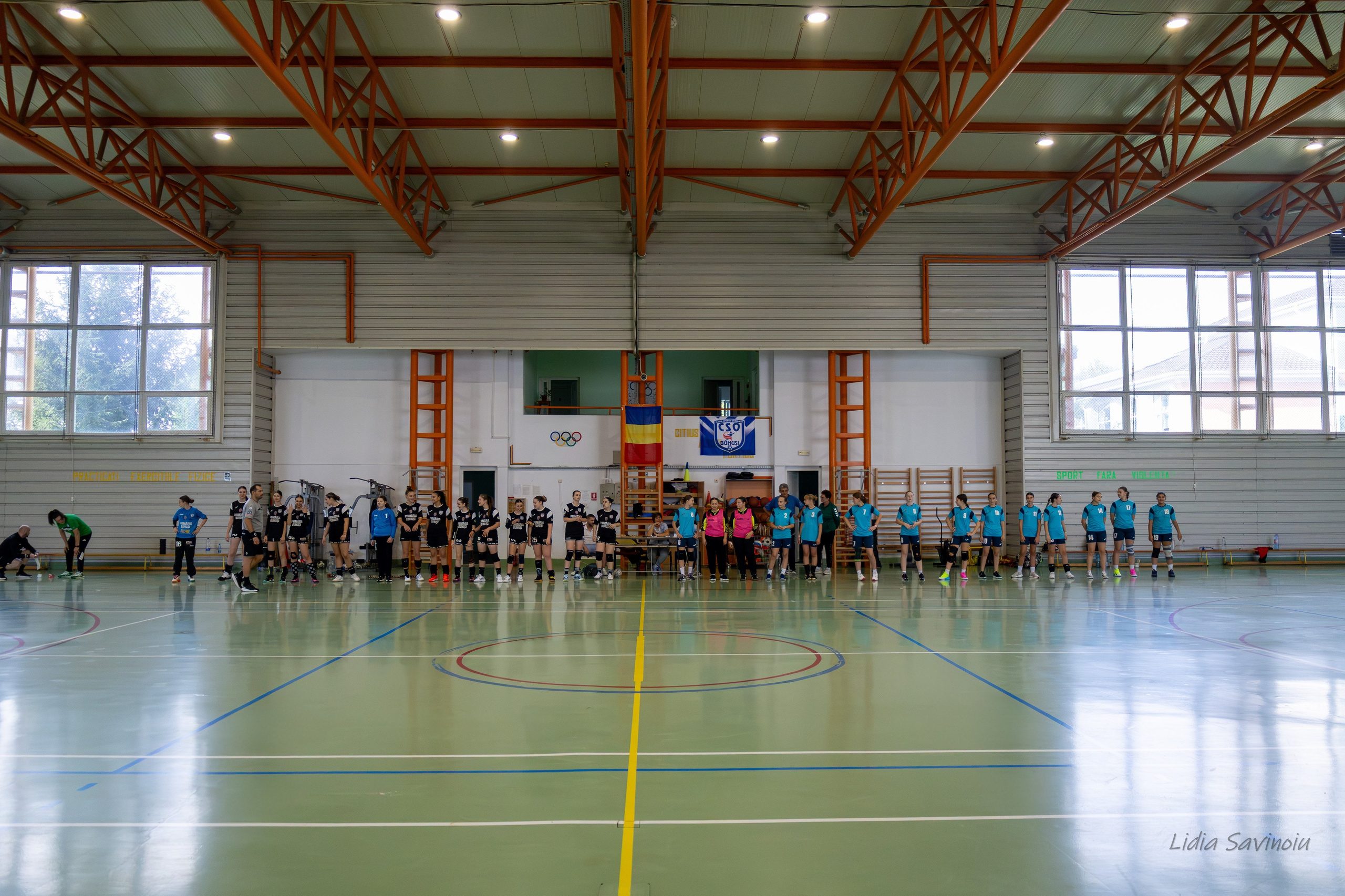Handbal feminin J2/U17. Fotograf. Lucrez cu oameni, produse și spații. Portret și fotografie creativă. Bacău, România. Lidia Savinoiu