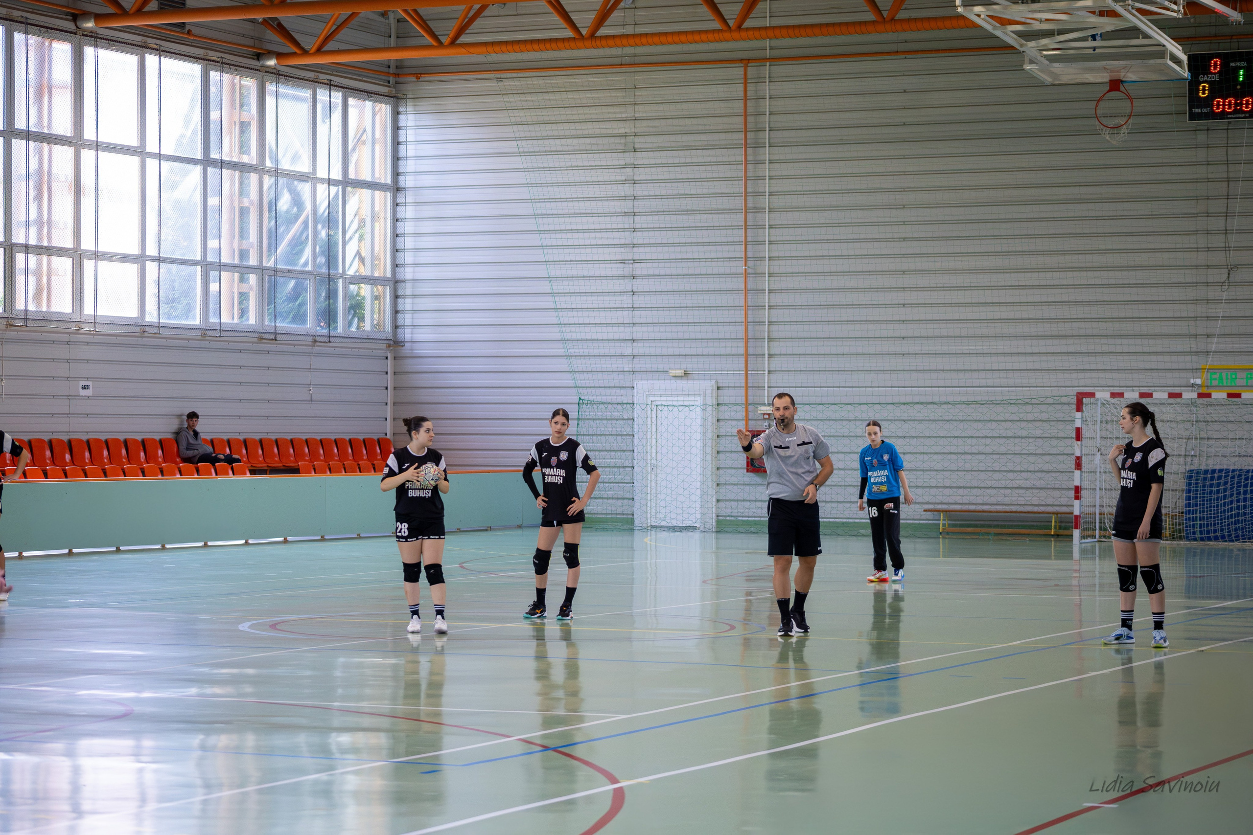 Handbal feminin J2/U17. Fotograf. Lucrez cu oameni, produse și spații. Portret și fotografie creativă. Bacău, România. Lidia Savinoiu