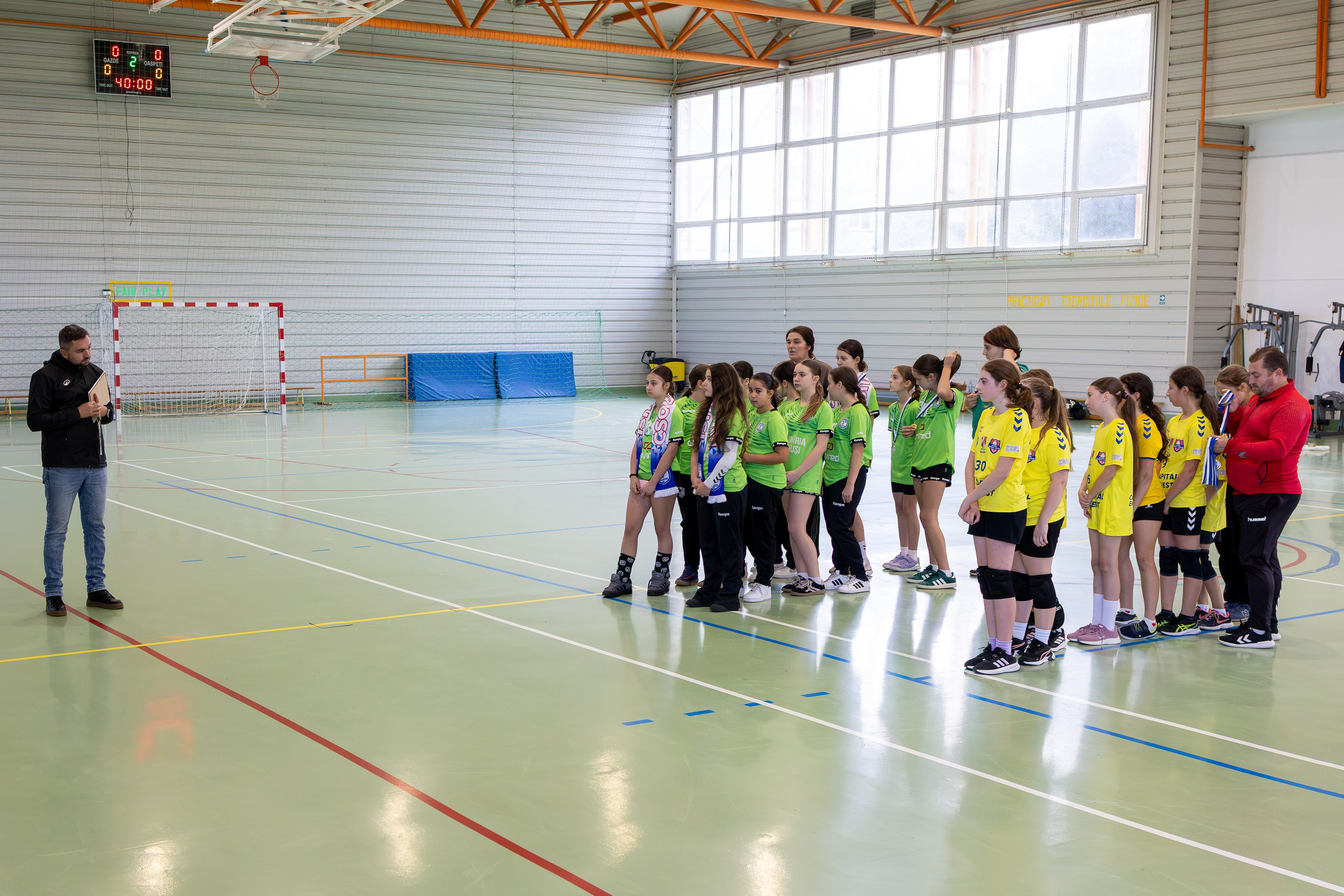 Meci handbal feminin U13 (J4) In memoriam Dantz Crisostom. Fotograf. Lucrez cu oameni, produse și spații. Portret și fotografie creativă. Bacău, România. Lidia Savinoiu