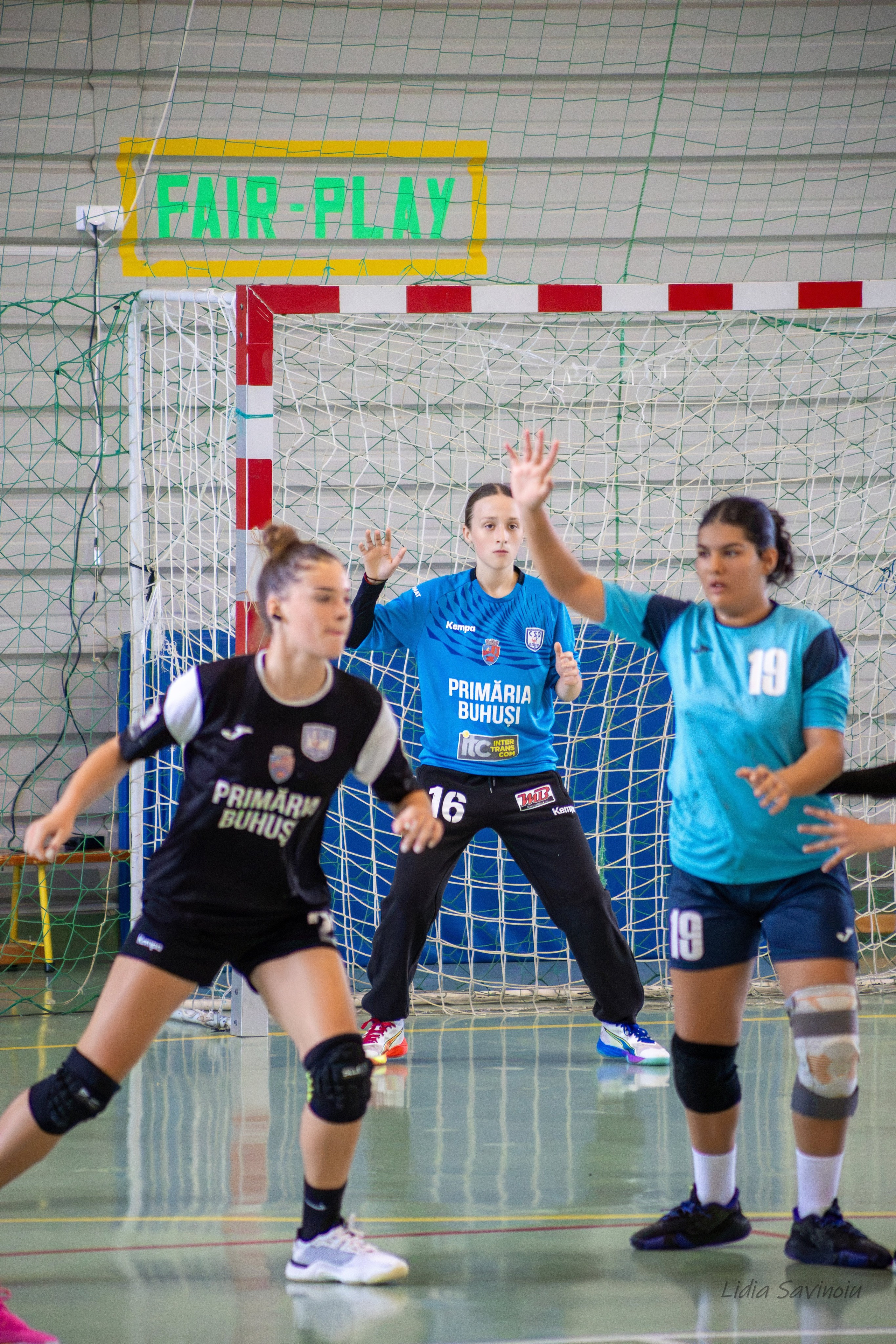 Handbal feminin J2/U17. Fotograf. Lucrez cu oameni, produse și spații. Portret și fotografie creativă. Bacău, România. Lidia Savinoiu