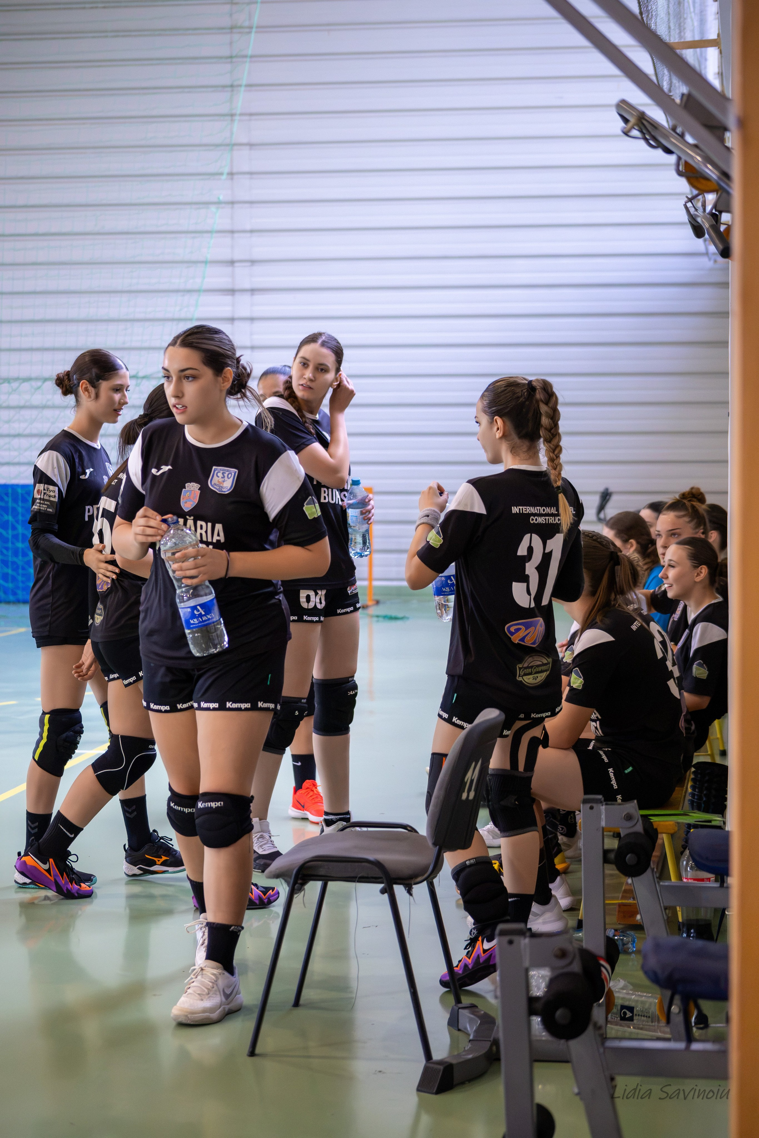 Handbal feminin J2/U17. Fotograf. Lucrez cu oameni, produse și spații. Portret și fotografie creativă. Bacău, România. Lidia Savinoiu
