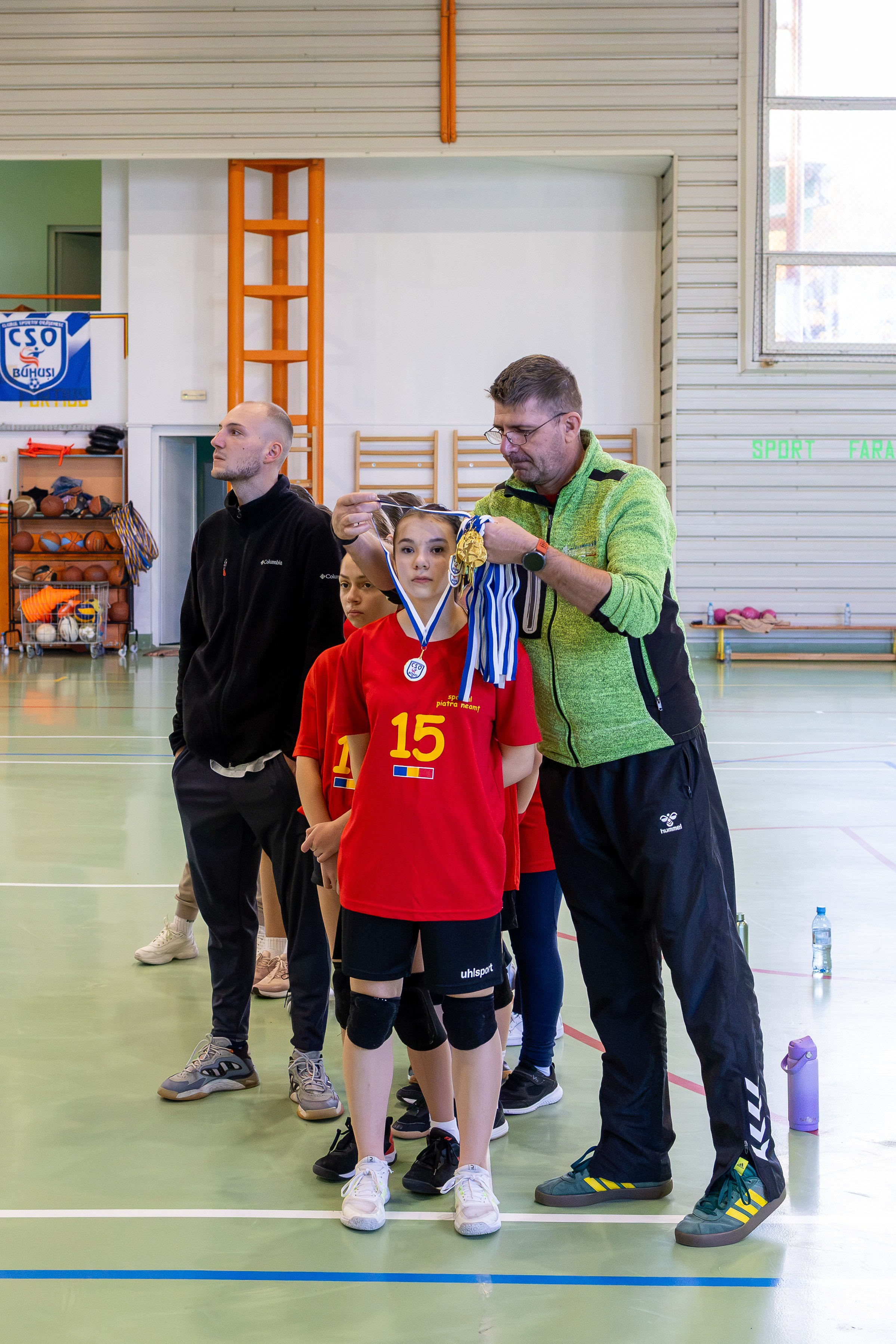 Meci handbal feminin U13 (J4) In memoriam Dantz Crisostom. Fotograf. Lucrez cu oameni, produse și spații. Portret și fotografie creativă. Bacău, România. Lidia Savinoiu