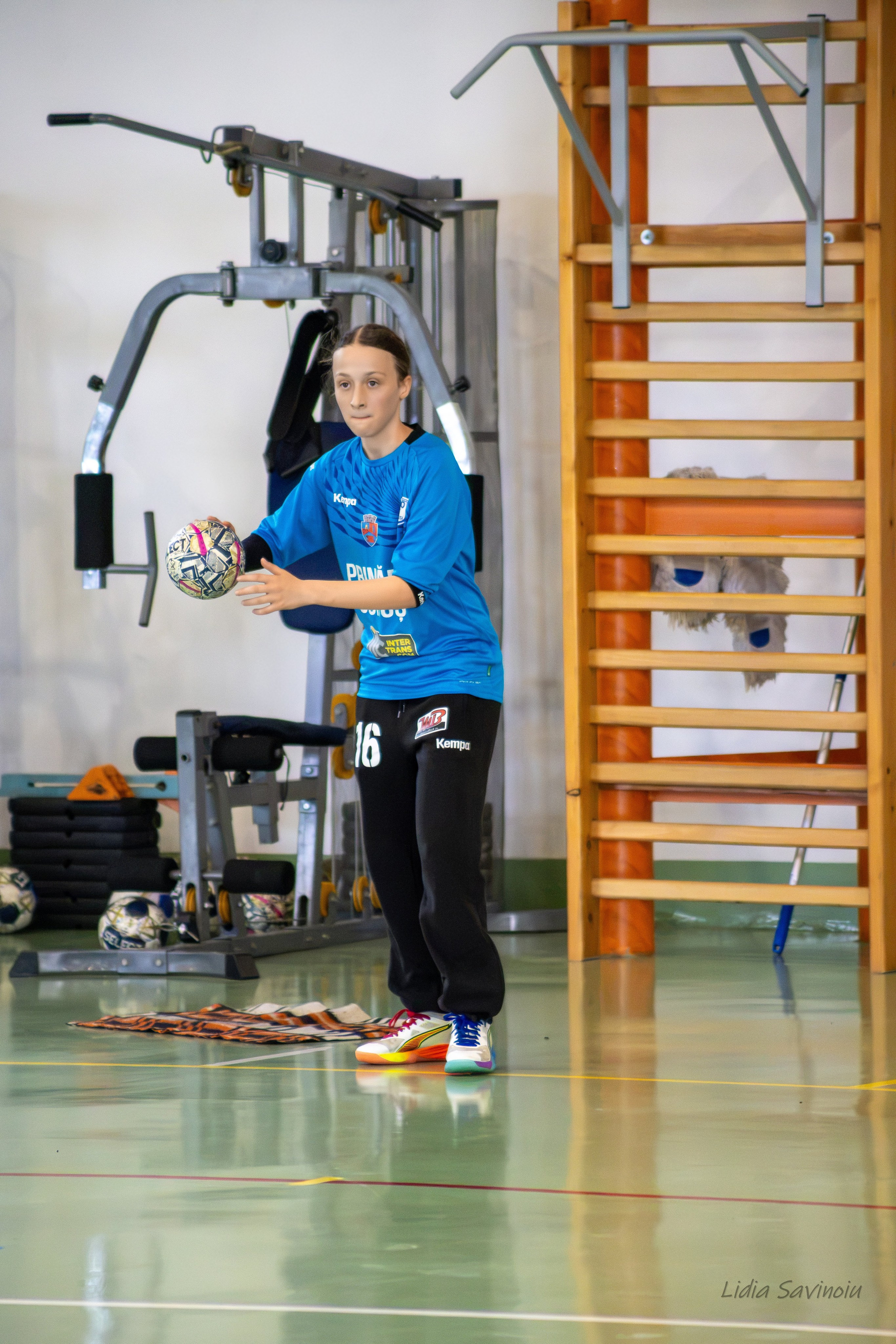 Handbal feminin J2/U17. Fotograf. Lucrez cu oameni, produse și spații. Portret și fotografie creativă. Bacău, România. Lidia Savinoiu