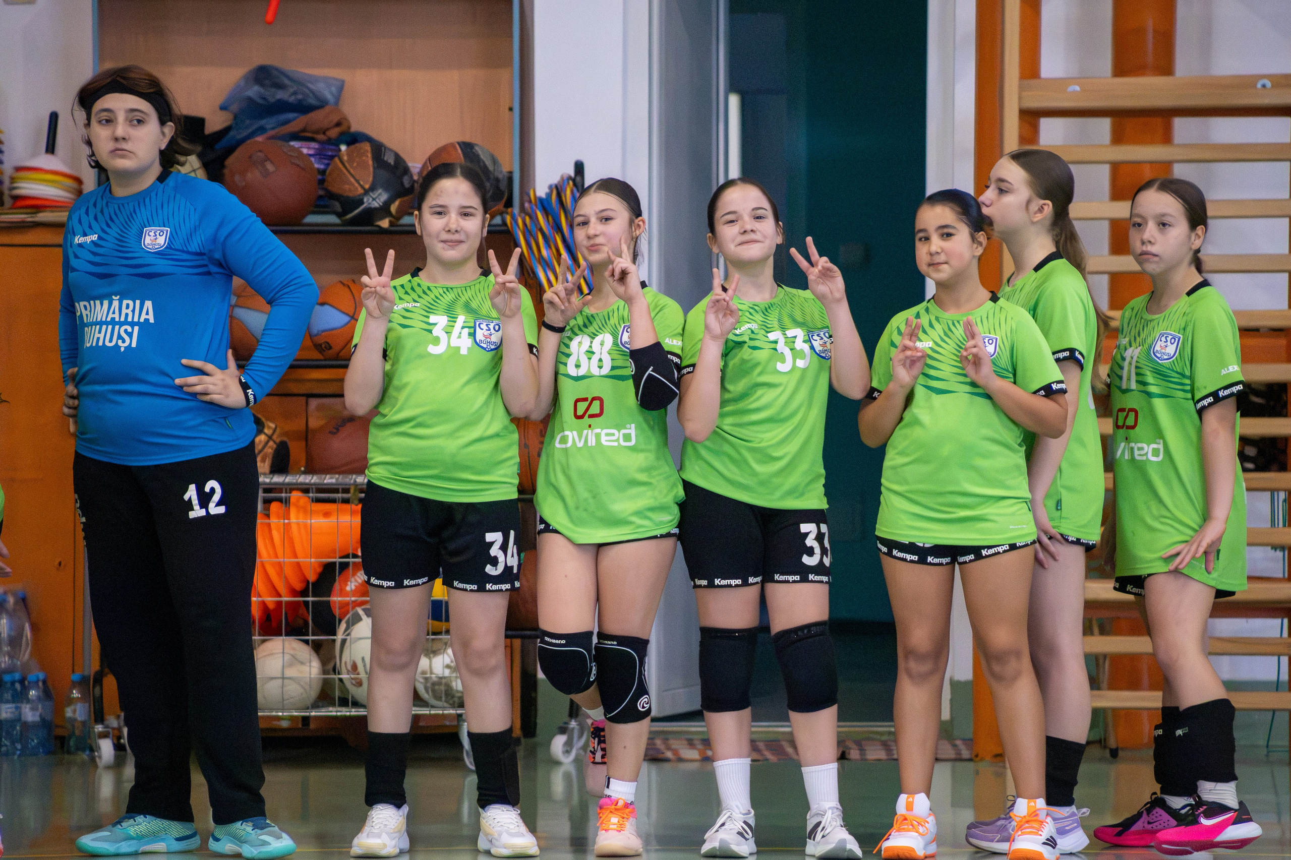 Meci handbal feminin U13 (J4) In memoriam Dantz Crisostom. Fotograf. Lucrez cu oameni, produse și spații. Portret și fotografie creativă. Bacău, România. Lidia Savinoiu