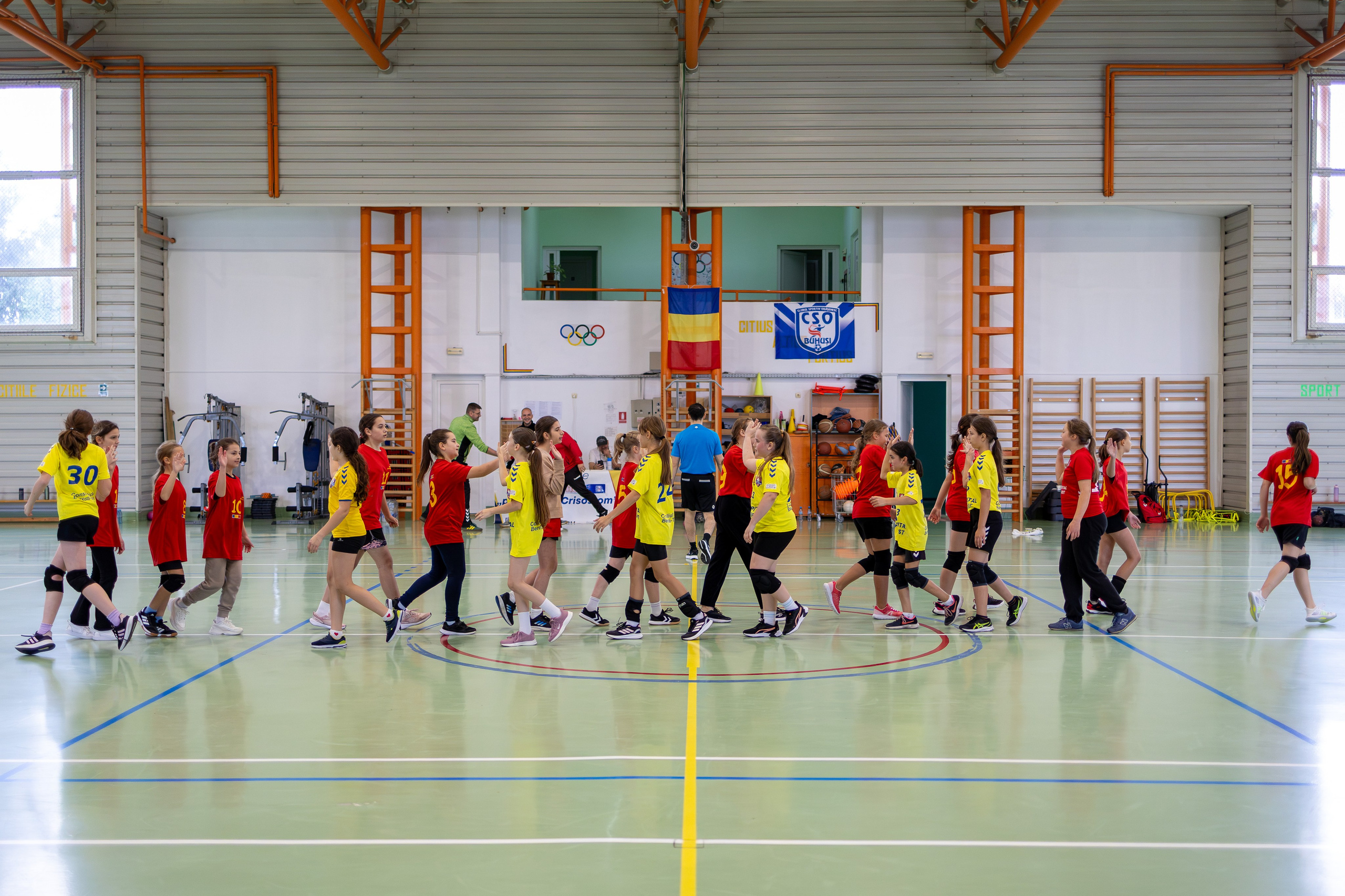 Meci handbal feminin U13 (J4) In memoriam Dantz Crisostom. Fotograf. Lucrez cu oameni, produse și spații. Portret și fotografie creativă. Bacău, România. Lidia Savinoiu