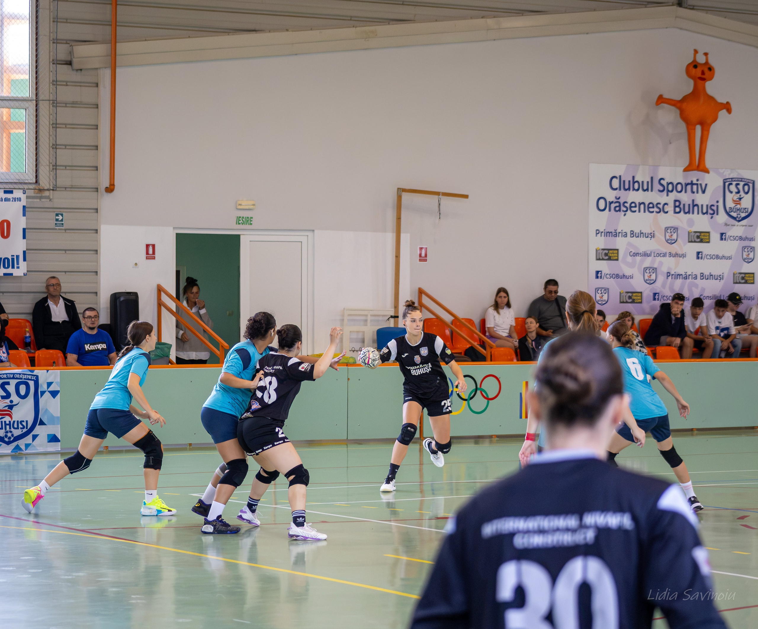Handbal feminin J2/U17. Fotograf. Lucrez cu oameni, produse și spații. Portret și fotografie creativă. Bacău, România. Lidia Savinoiu