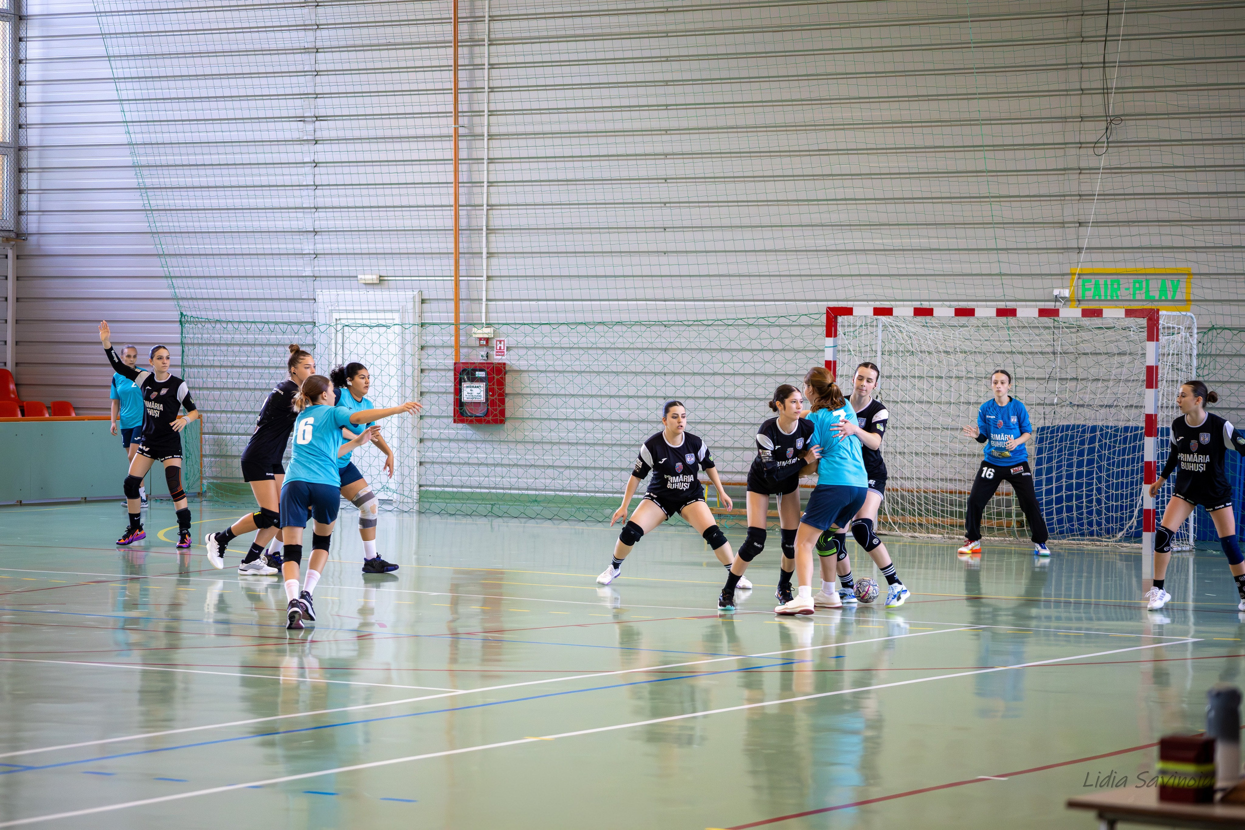 Handbal feminin J2/U17. Fotograf. Lucrez cu oameni, produse și spații. Portret și fotografie creativă. Bacău, România. Lidia Savinoiu