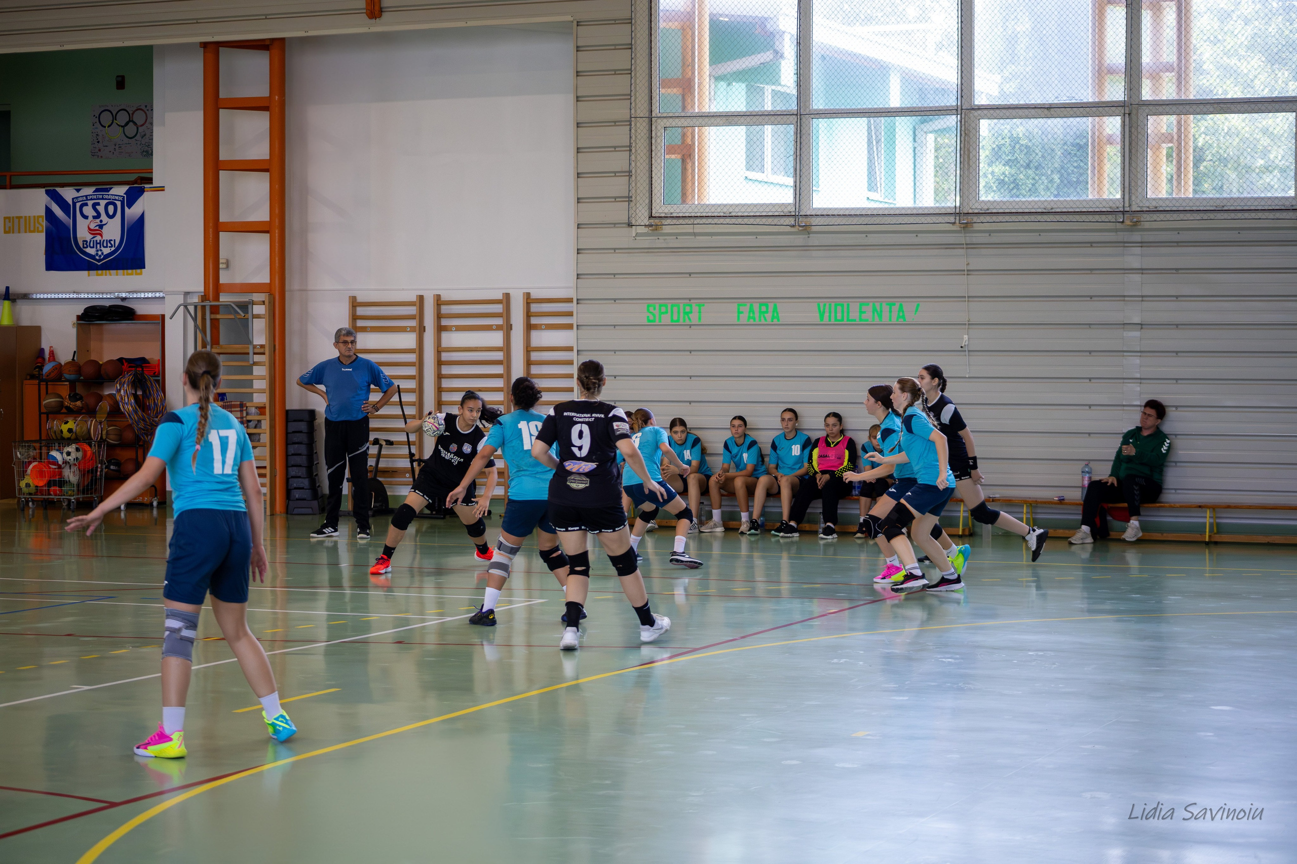 Handbal feminin J2/U17. Fotograf. Lucrez cu oameni, produse și spații. Portret și fotografie creativă. Bacău, România. Lidia Savinoiu