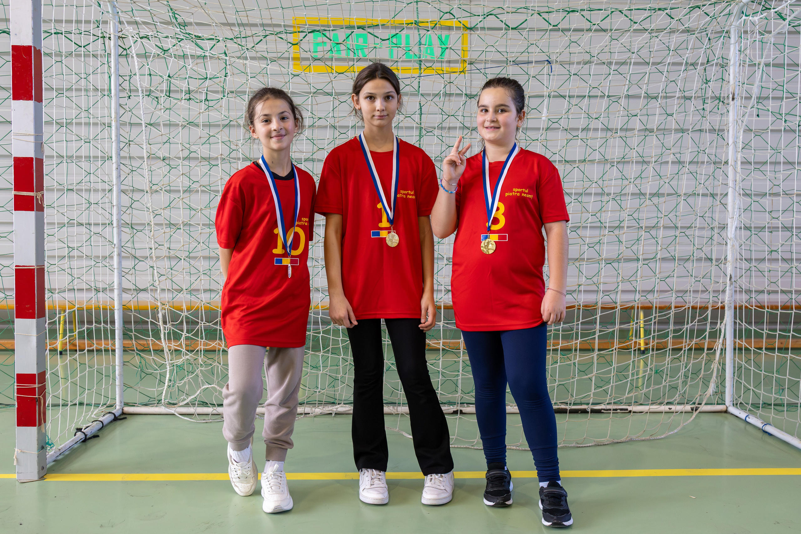 Meci handbal feminin U13 (J4) In memoriam Dantz Crisostom. Fotograf. Lucrez cu oameni, produse și spații. Portret și fotografie creativă. Bacău, România. Lidia Savinoiu