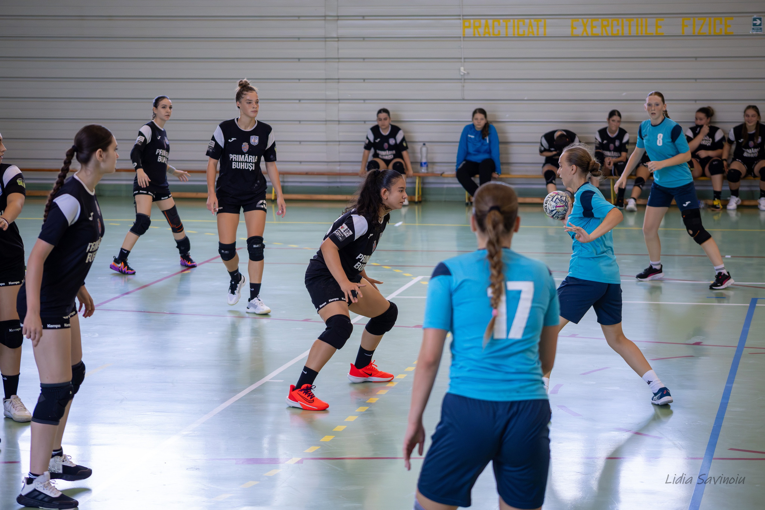 Handbal feminin J2/U17. Fotograf. Lucrez cu oameni, produse și spații. Portret și fotografie creativă. Bacău, România. Lidia Savinoiu