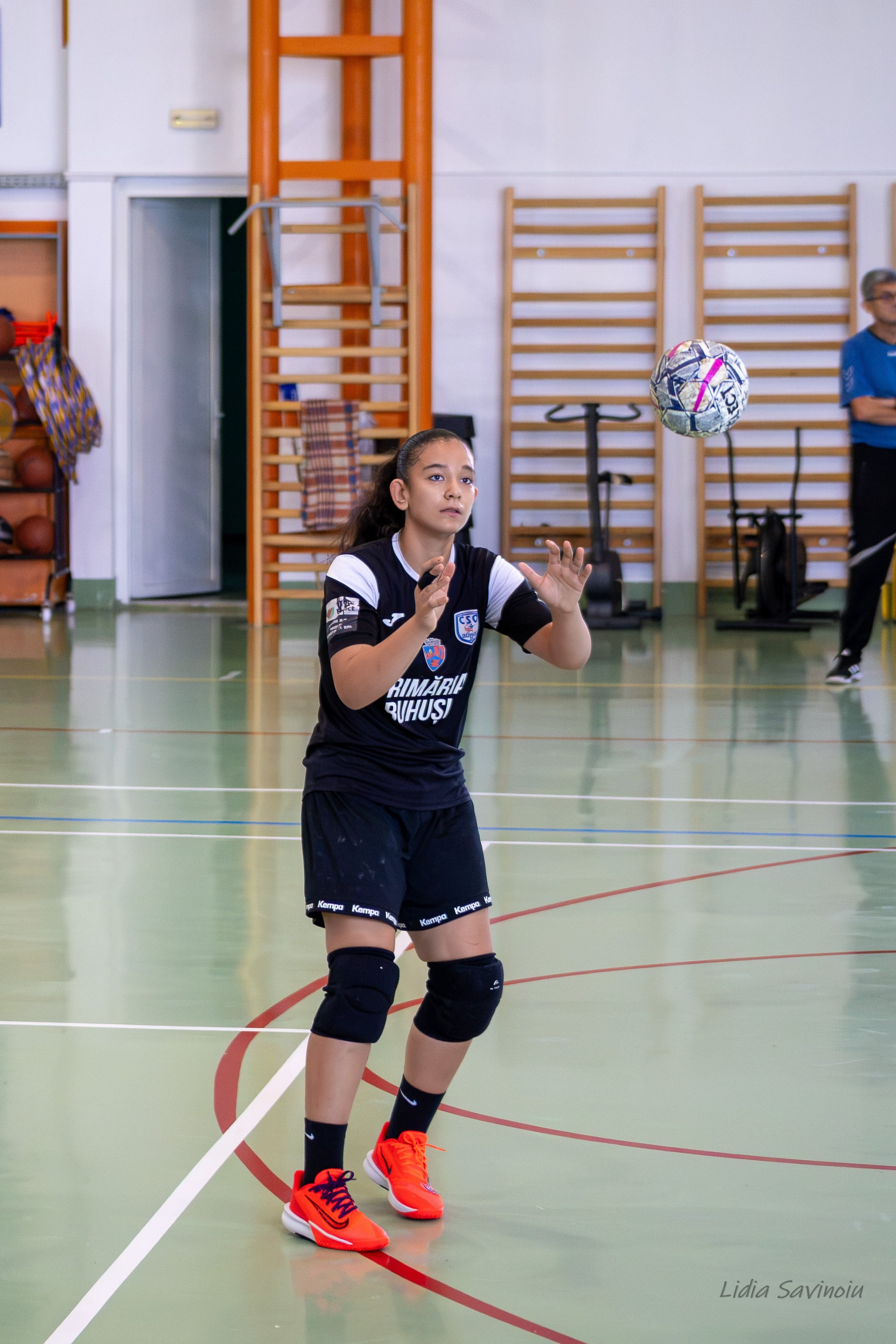 Handbal feminin J2/U17. Fotograf. Lucrez cu oameni, produse și spații. Portret și fotografie creativă. Bacău, România. Lidia Savinoiu