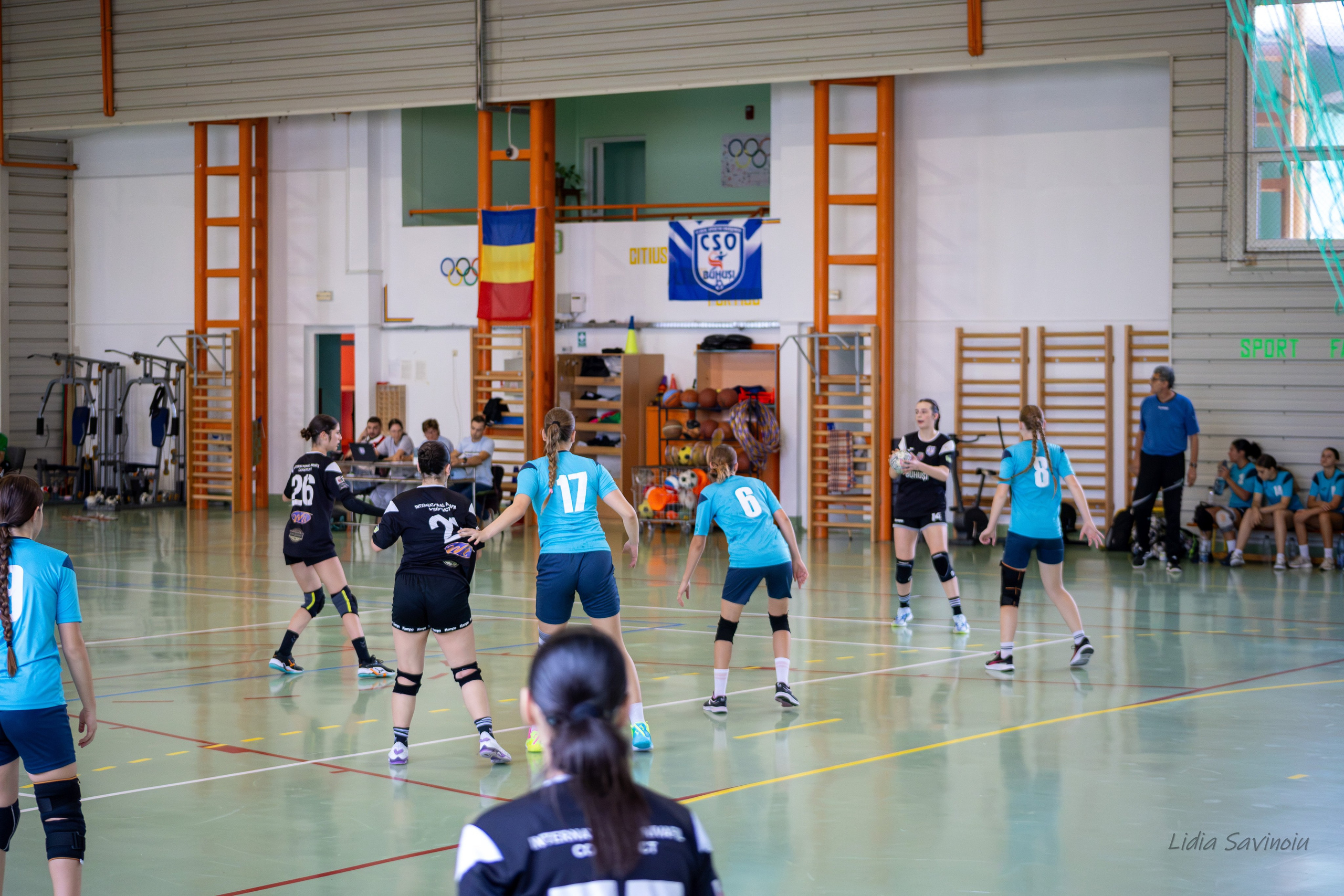 Handbal feminin J2/U17. Fotograf. Lucrez cu oameni, produse și spații. Portret și fotografie creativă. Bacău, România. Lidia Savinoiu
