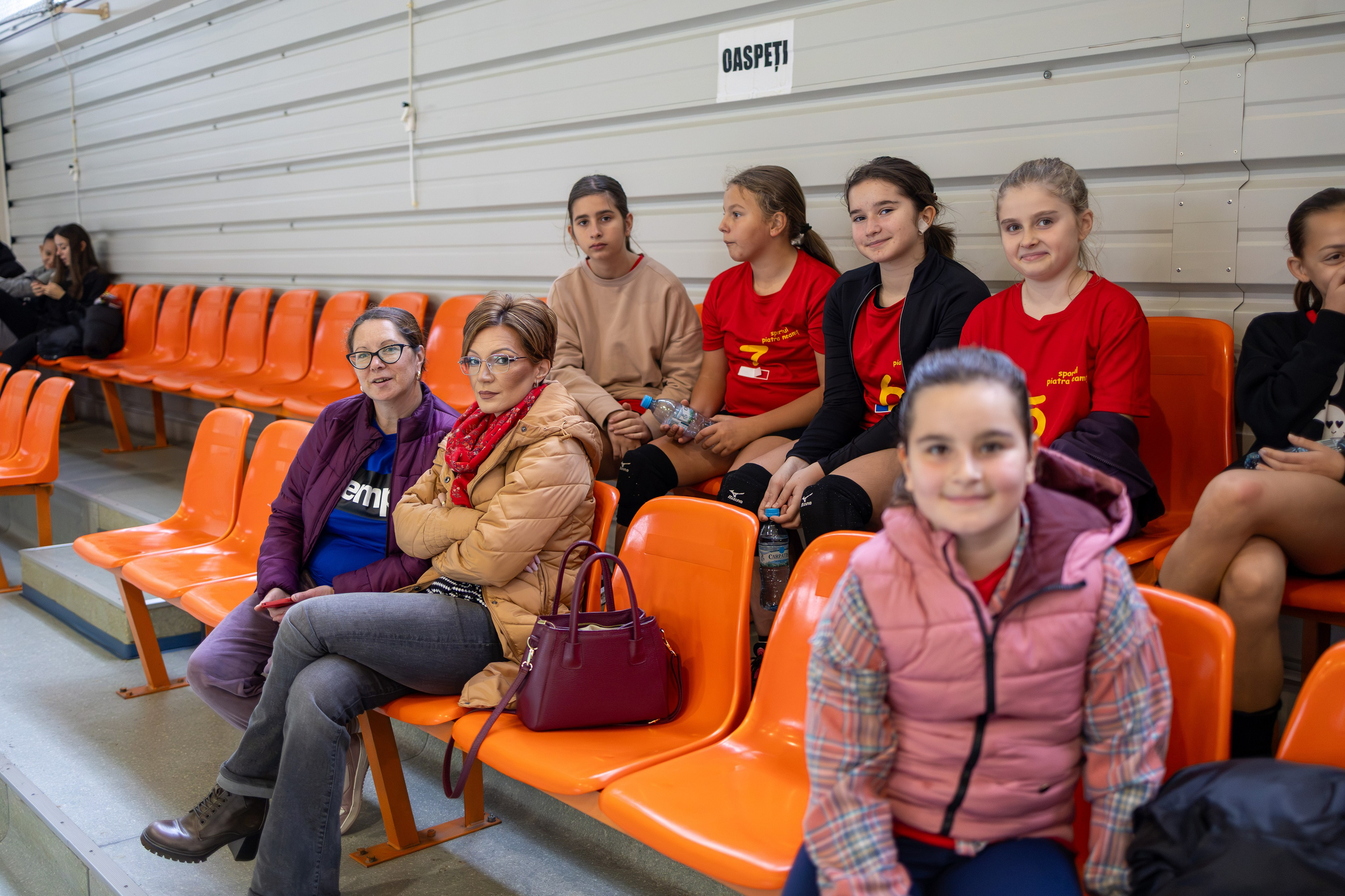 Meci handbal feminin U13 (J4) In memoriam Dantz Crisostom. Fotograf. Lucrez cu oameni, produse și spații. Portret și fotografie creativă. Bacău, România. Lidia Savinoiu