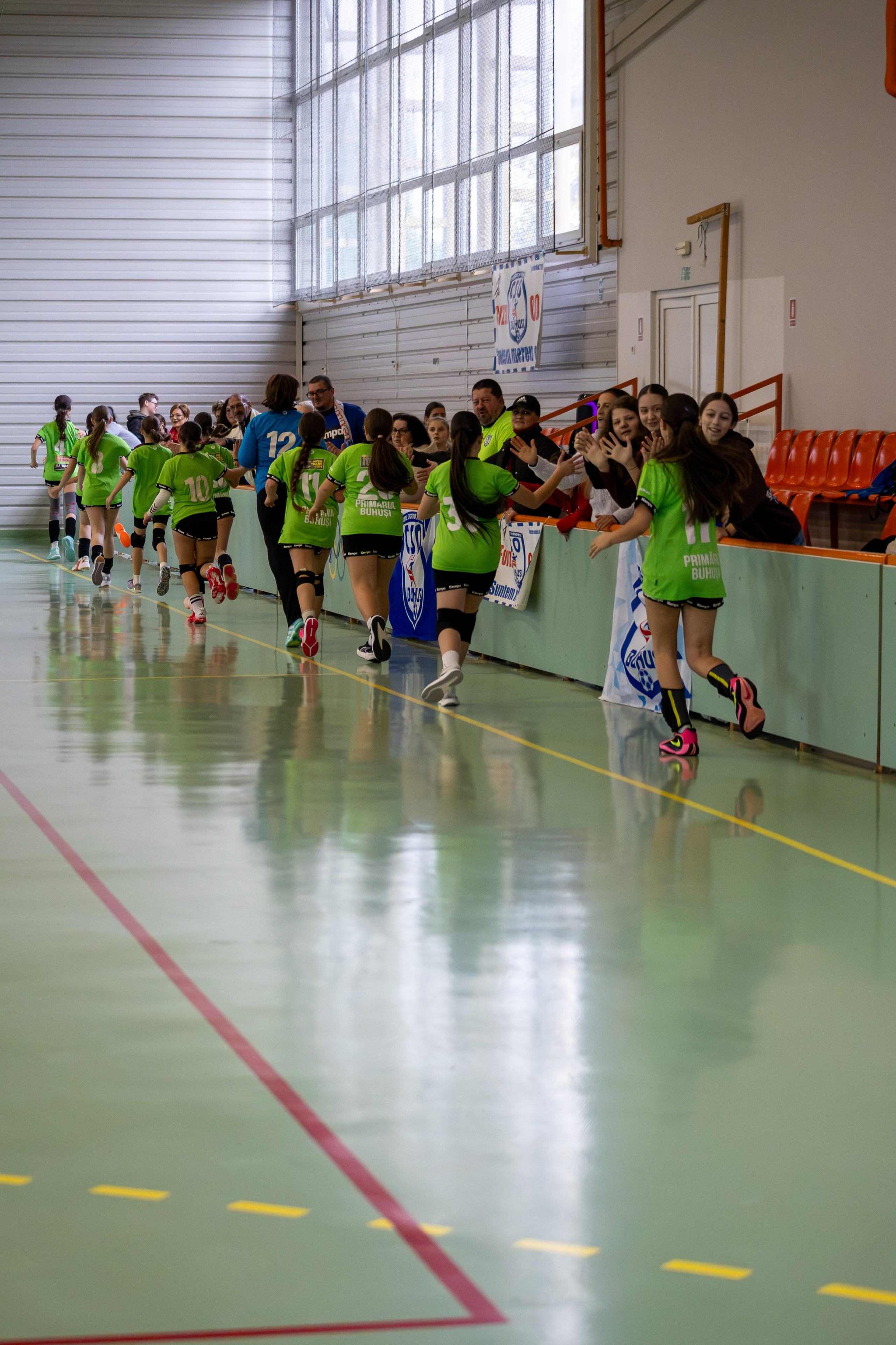 Meci handbal feminin U13 (J4) In memoriam Dantz Crisostom. Fotograf. Lucrez cu oameni, produse și spații. Portret și fotografie creativă. Bacău, România. Lidia Savinoiu